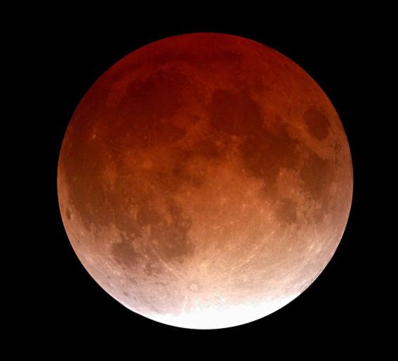 Červený měsíc