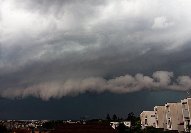 Plzeň - shelf cloud