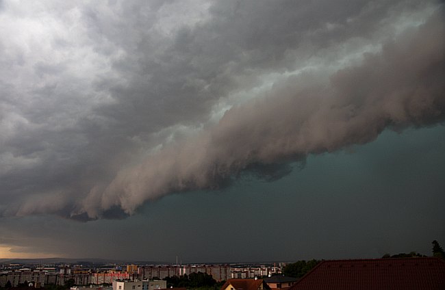Plzeň - shelf cloud