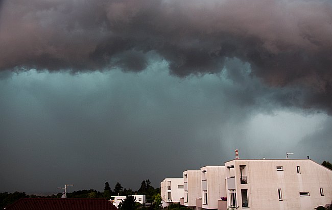 Plzeň - shelf cloud