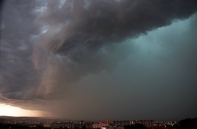 Plzeň - shelf cloud