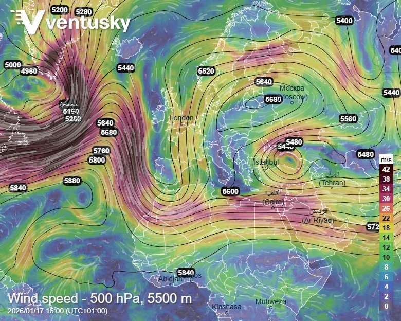 tryskové proudění a výškové tlakové útvary v sobotu večer