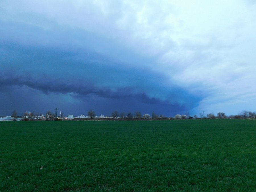  echami Se Prohnaly Bou ky Na Rokycansku Blesk Zap lil D m In po as 