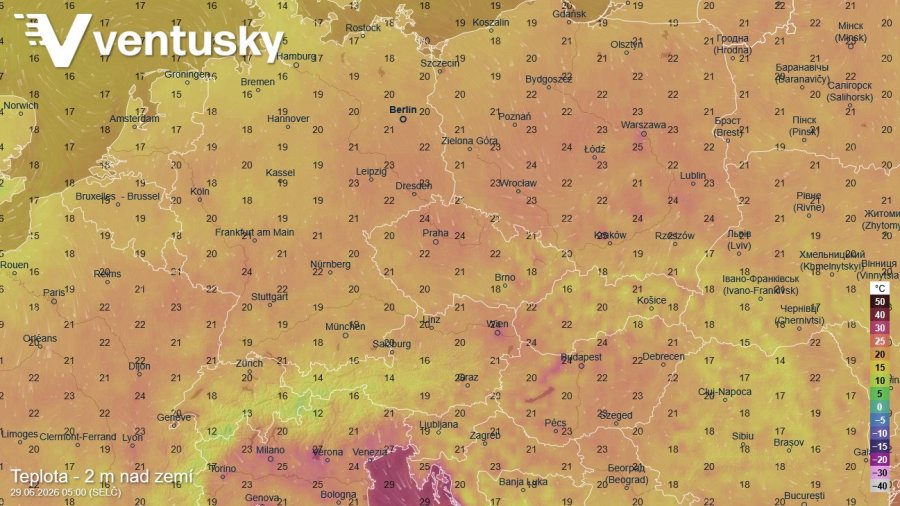   Zejména noc z neděle na pondělí se aktuálně jeví jako mimořádně teplá a na většině míst střední Evropy tropická 