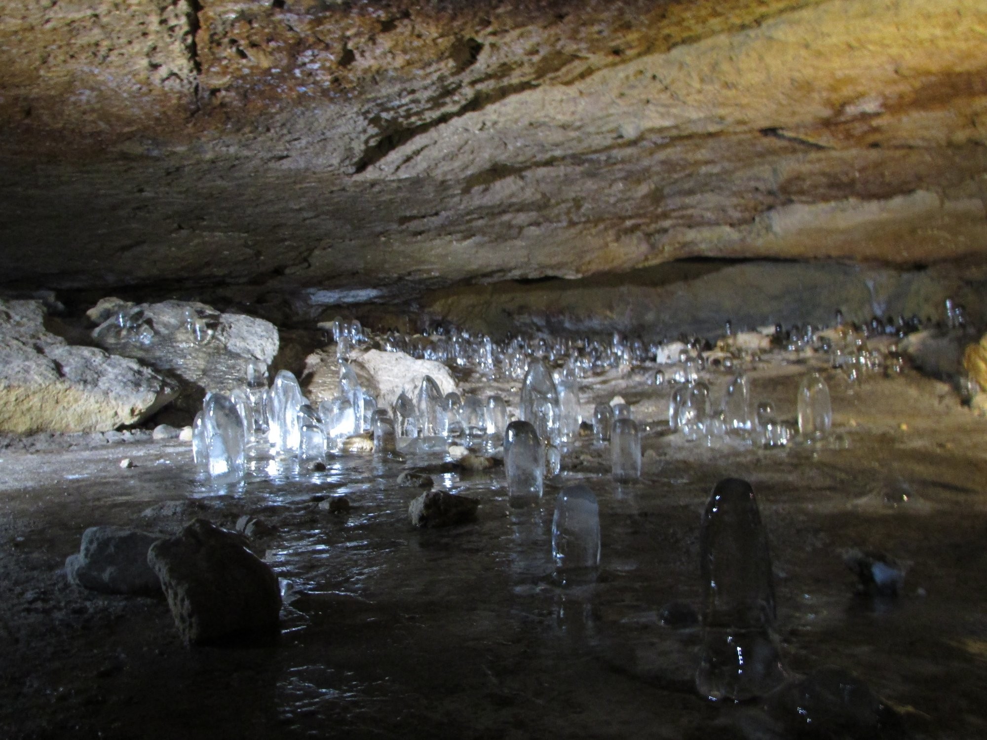 Ledové stalagmity
