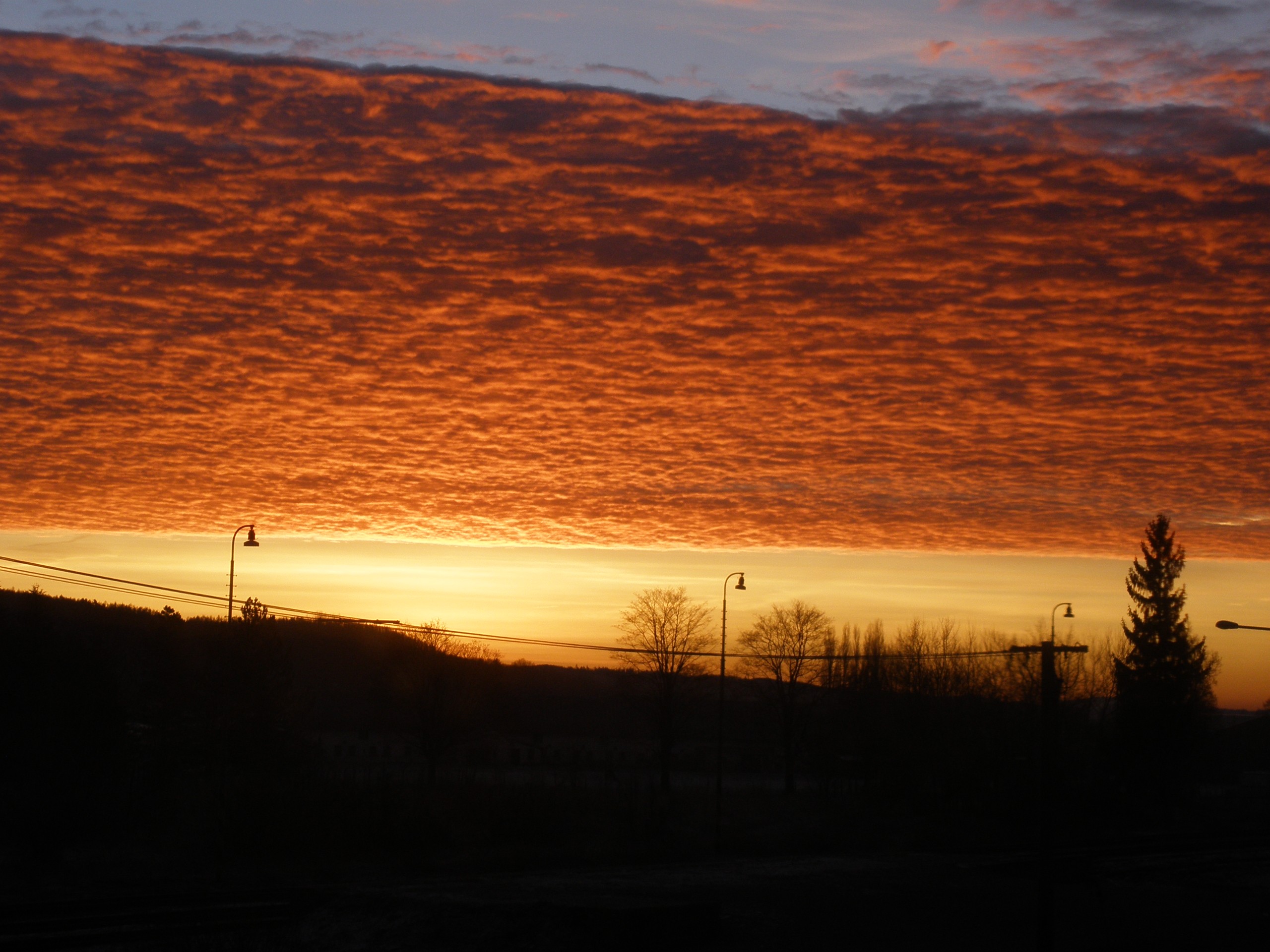 Altocumulus při východu