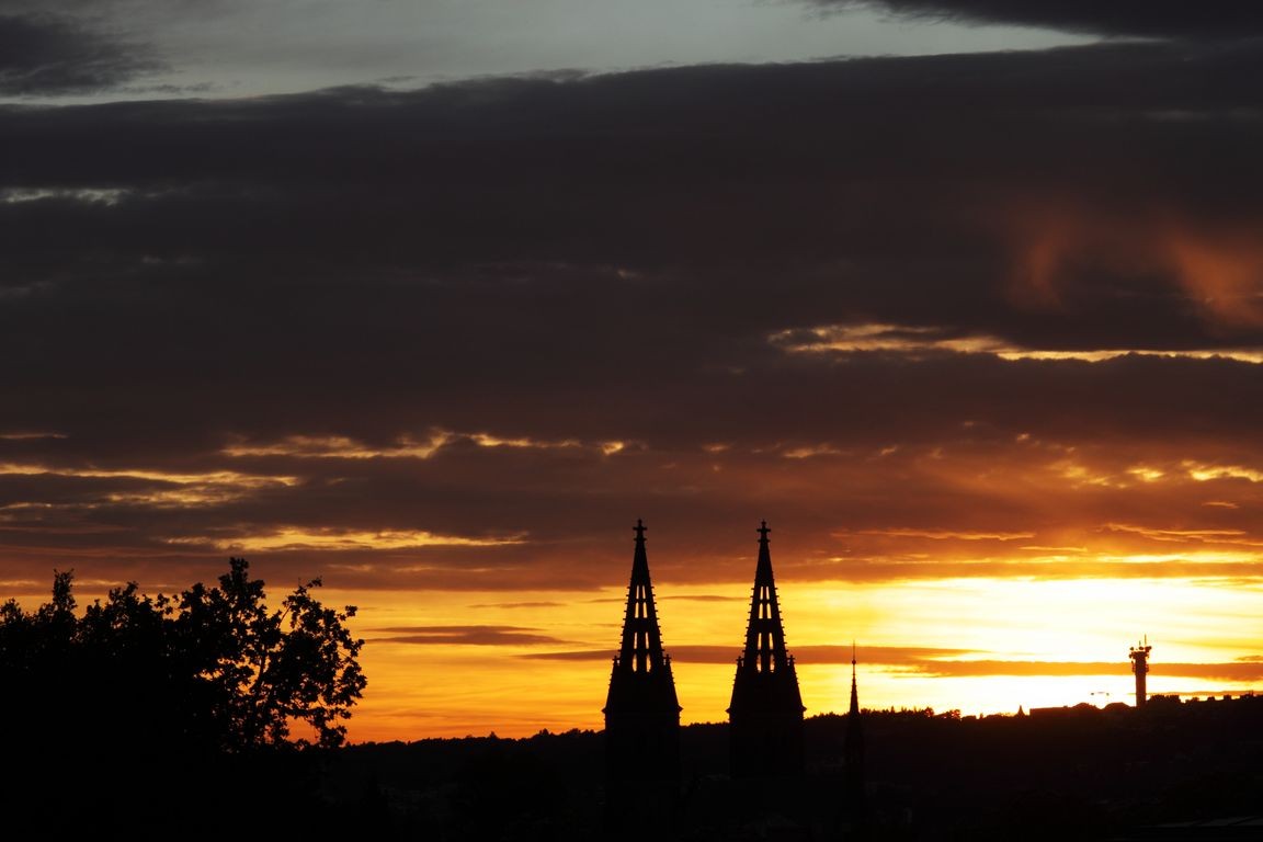 Západ slunce nad Vyšehradem