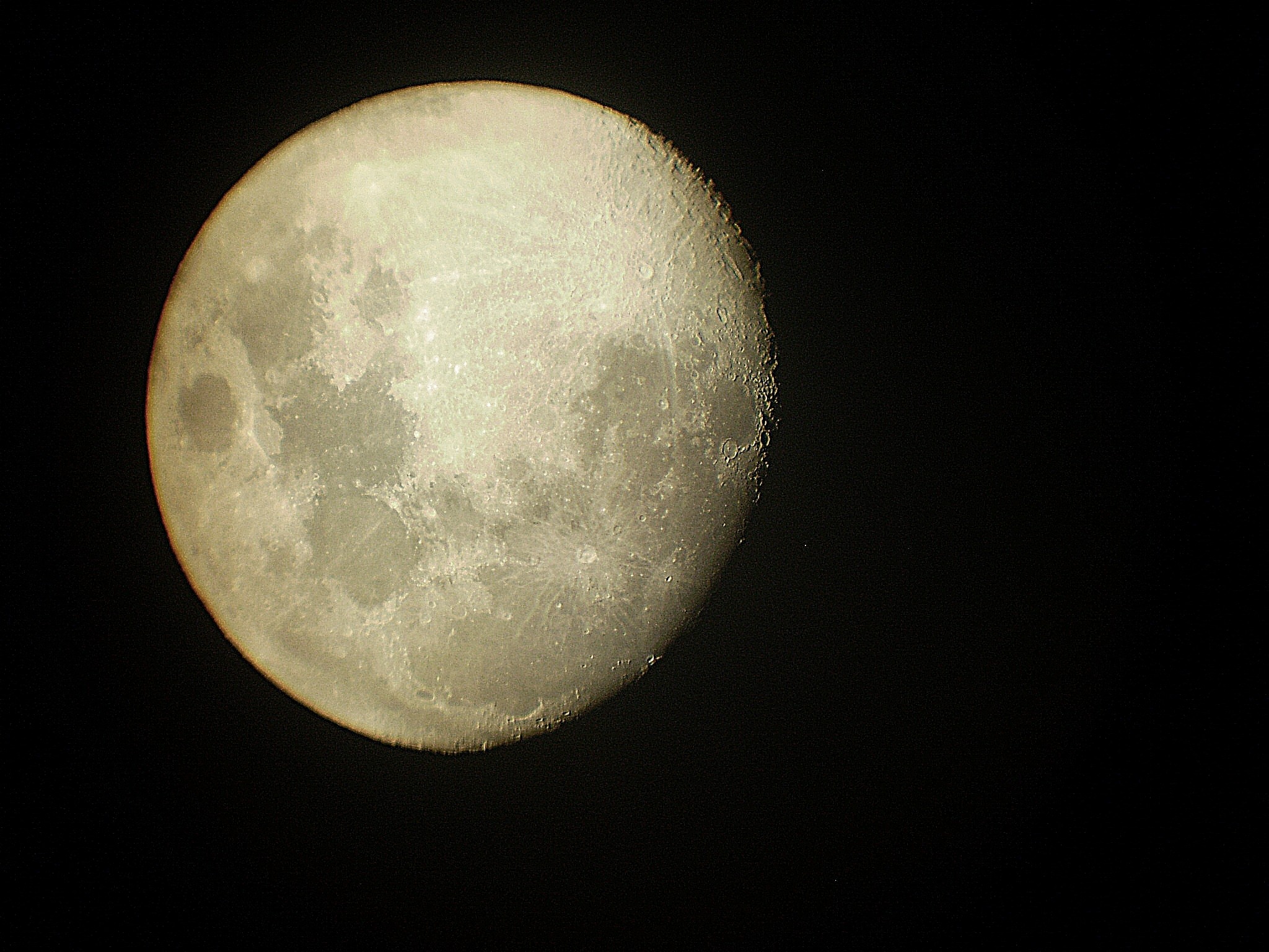 Měsíc před úplňkem