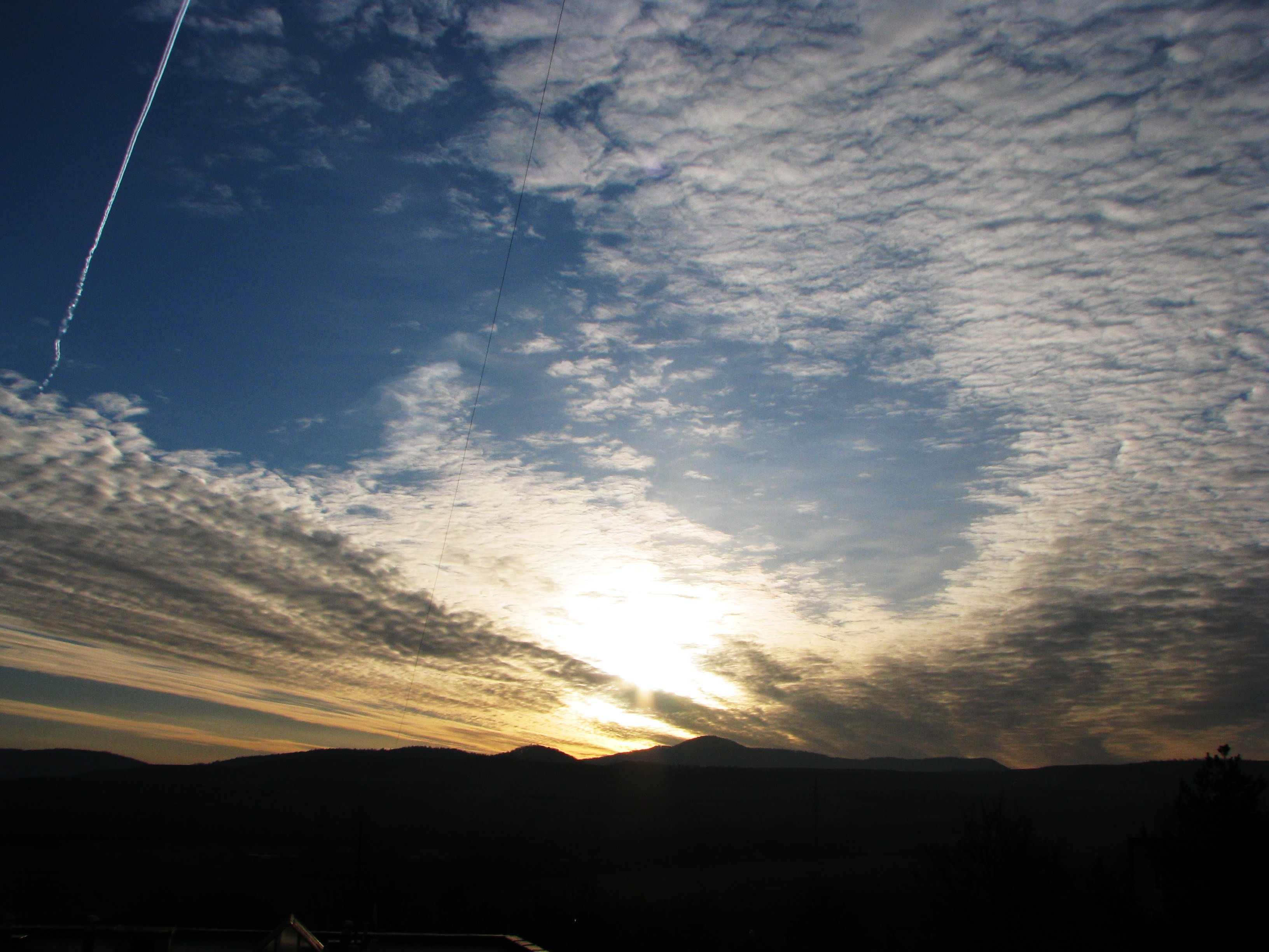Ranní obloha při východu slunce 