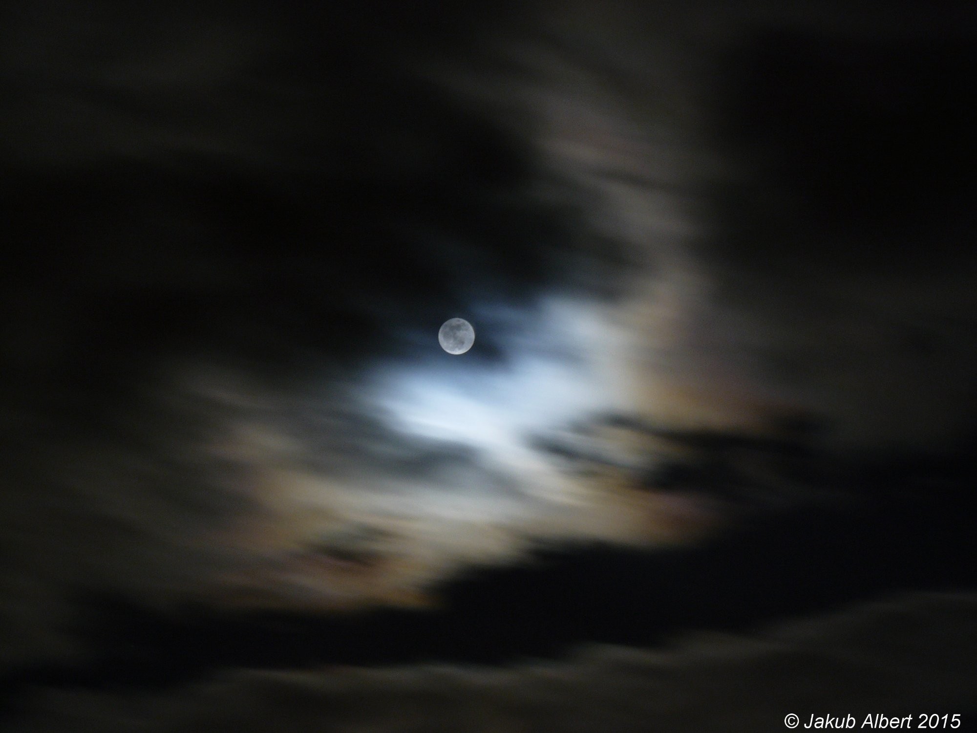 Ohybové jevy za svitu Měsíce