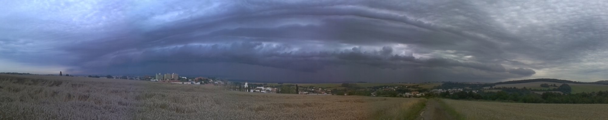 Shelf cloud přišel na SV Moravě
