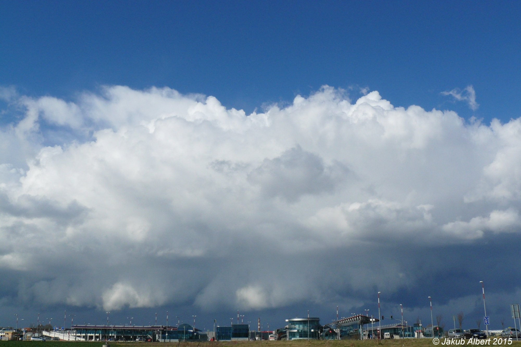 Shelf cloud na přeháňce