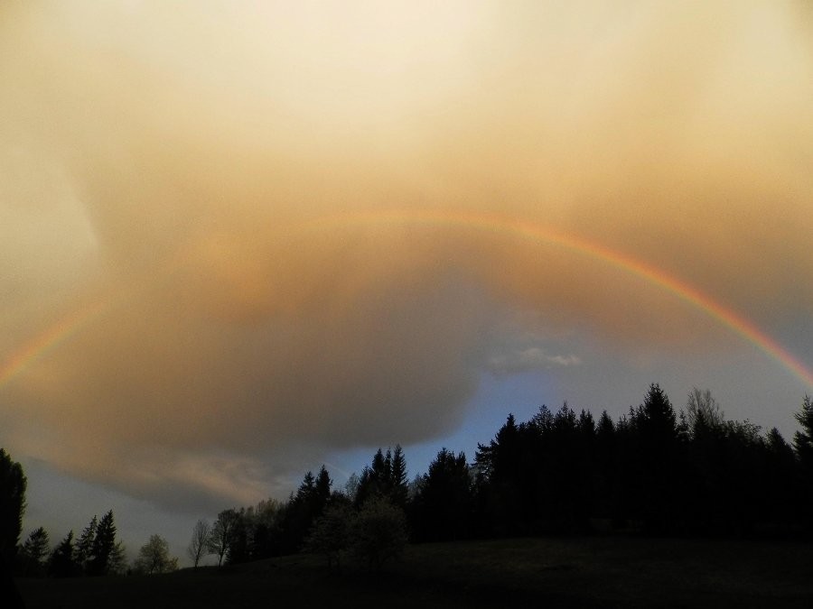 Večerní duha v Halenkově