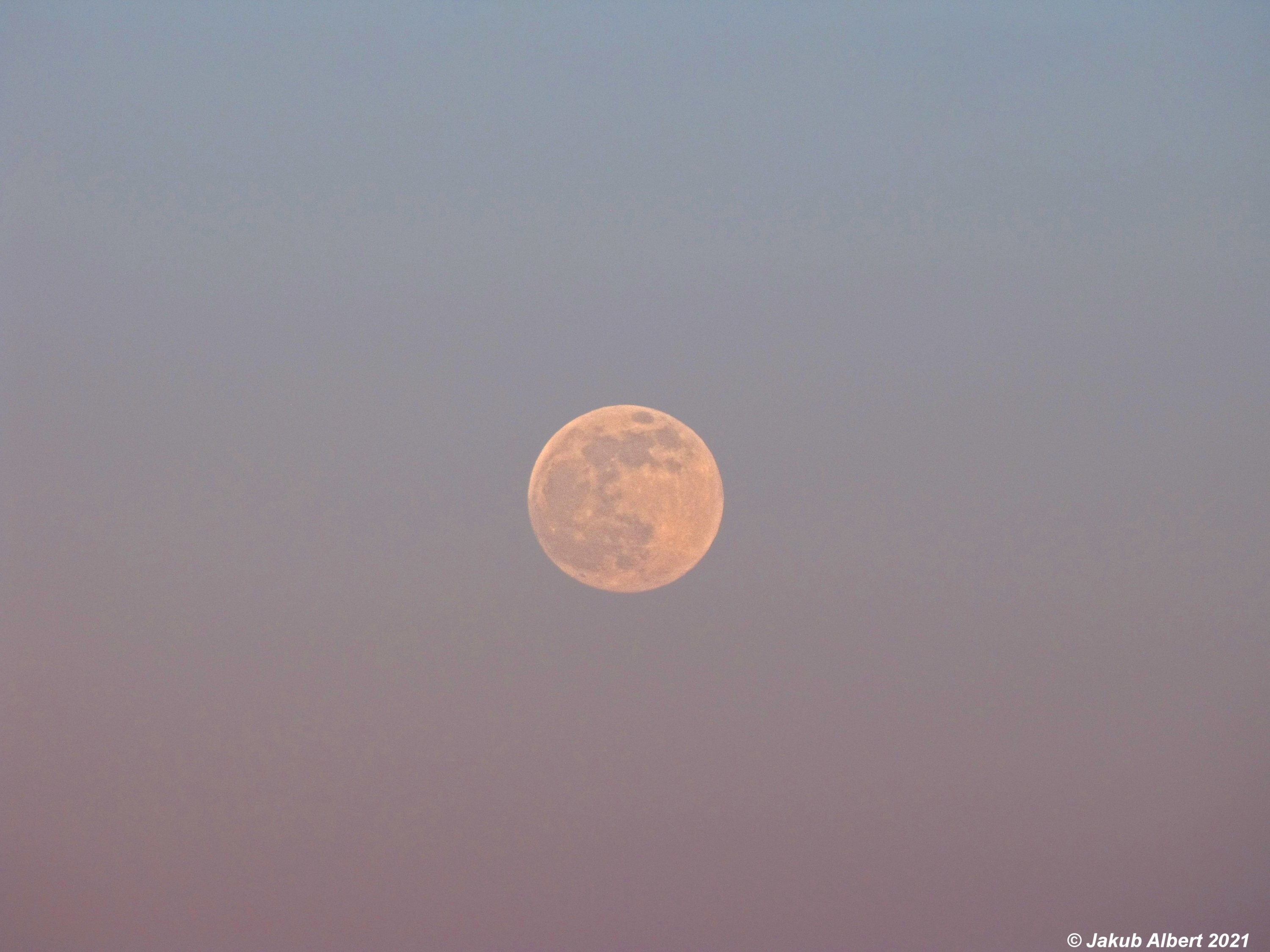 Dubnový superúplněk