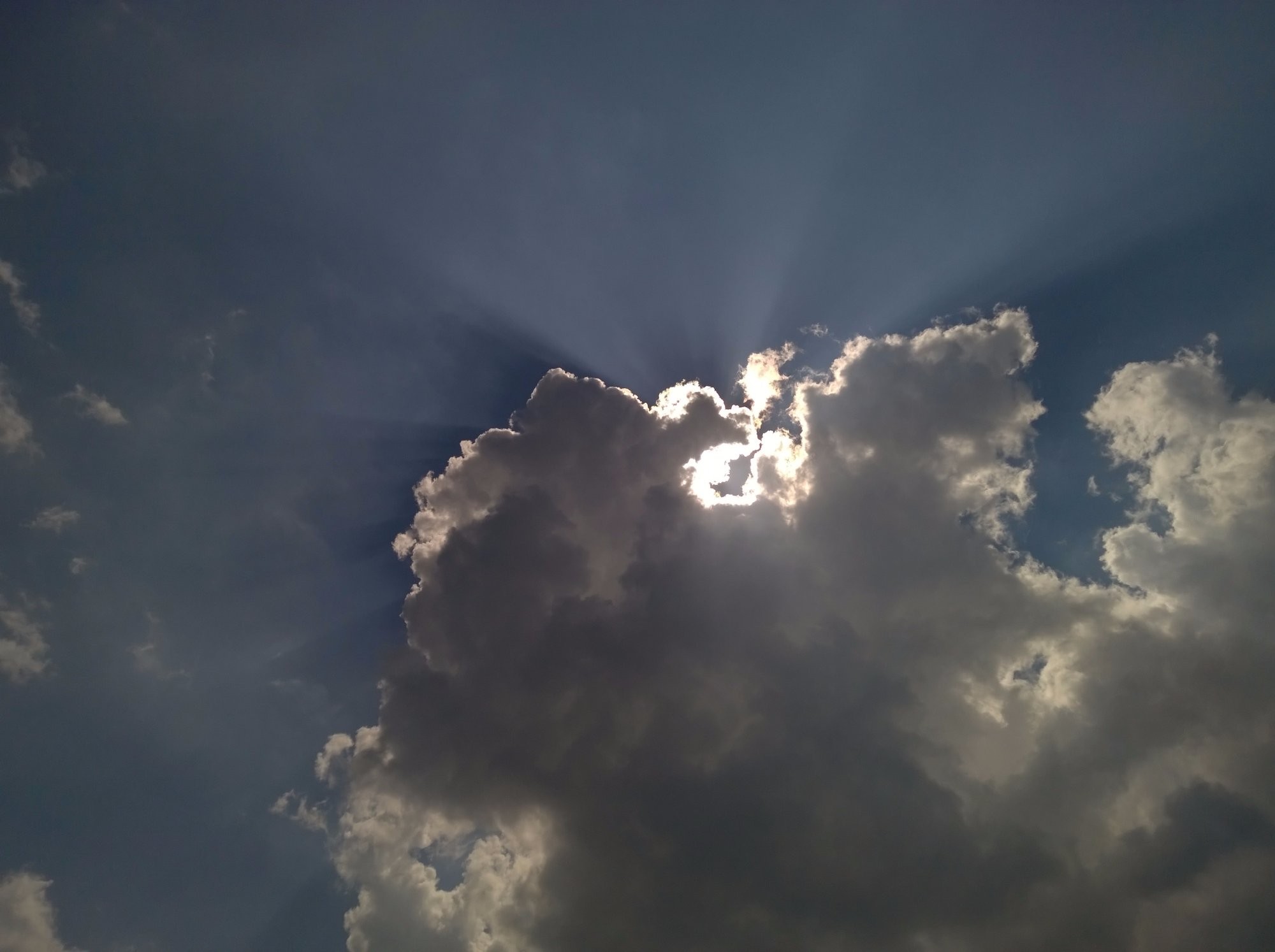 Krepuskulární paprsky