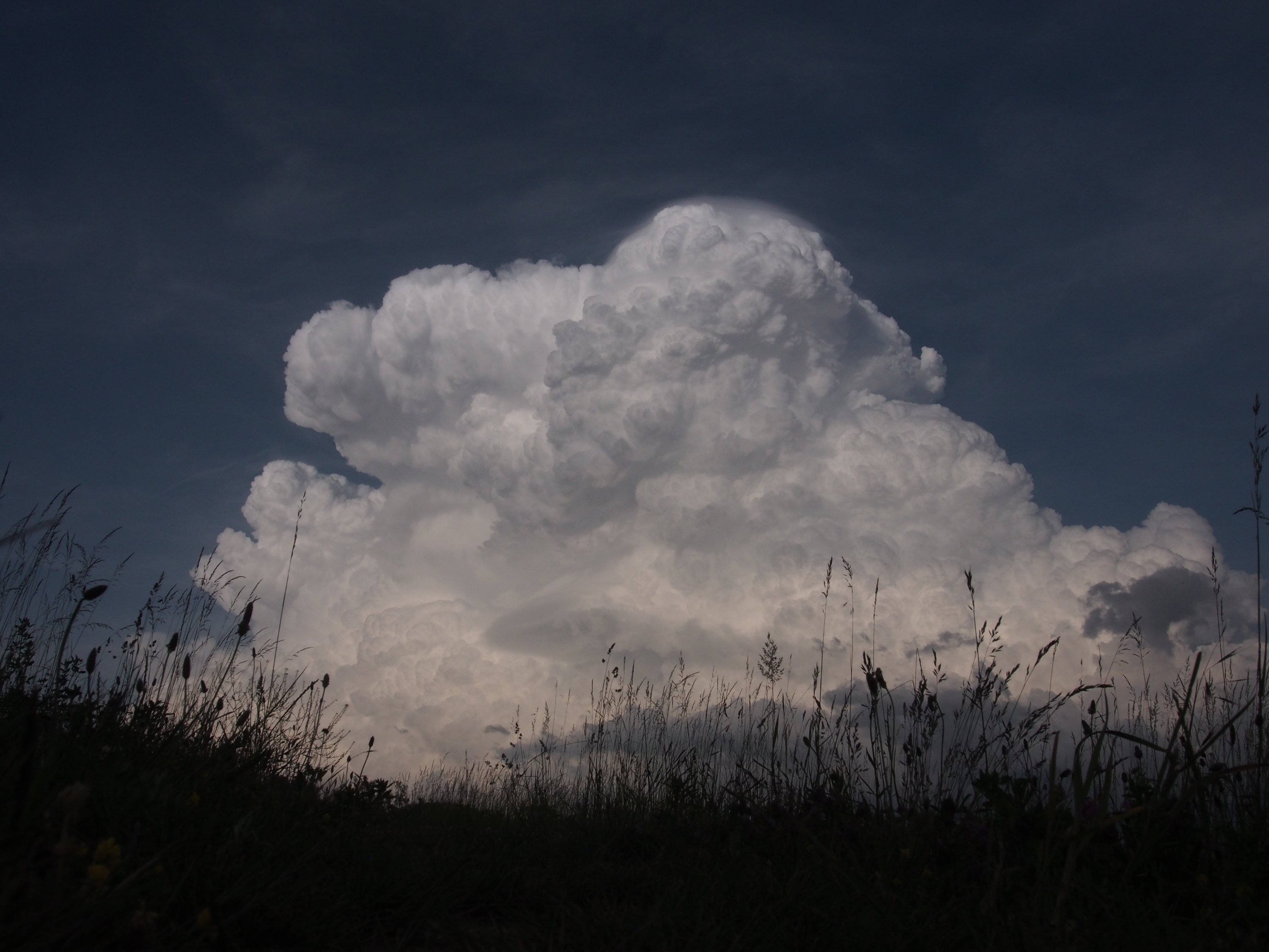 Silná supercela nad Prahou