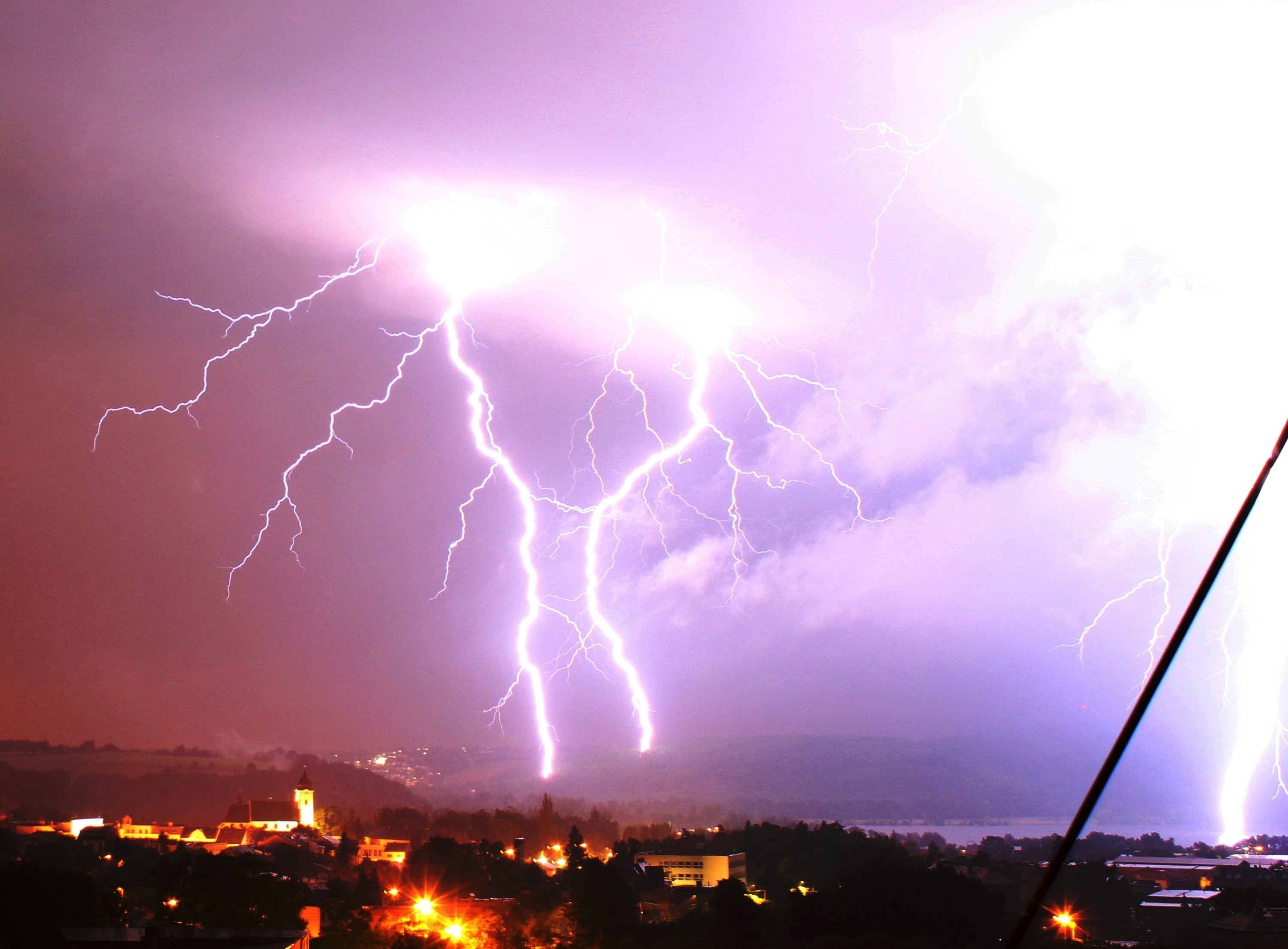 Blesk nad Děhylovem