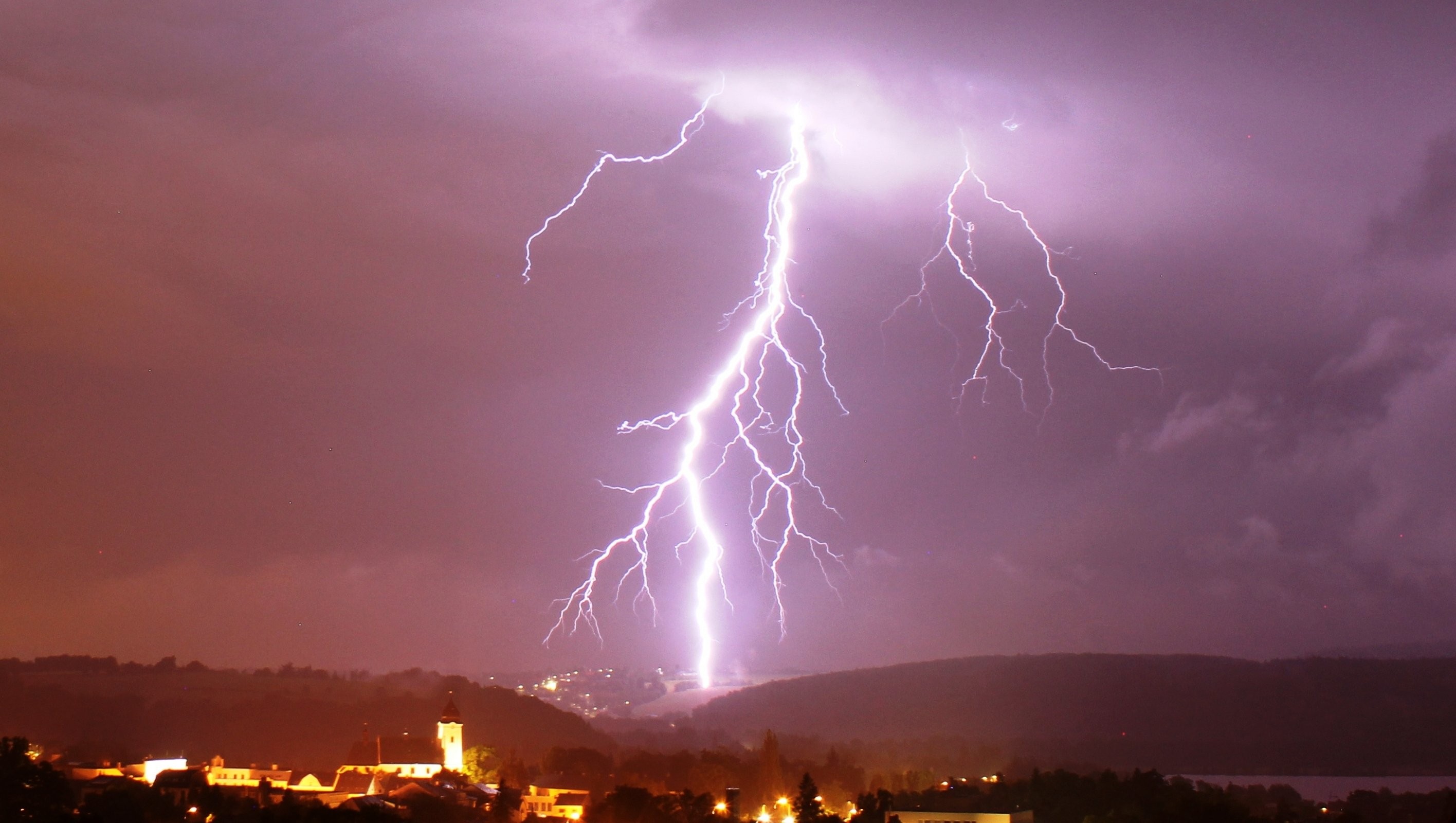 Blesk nad Děhylovem