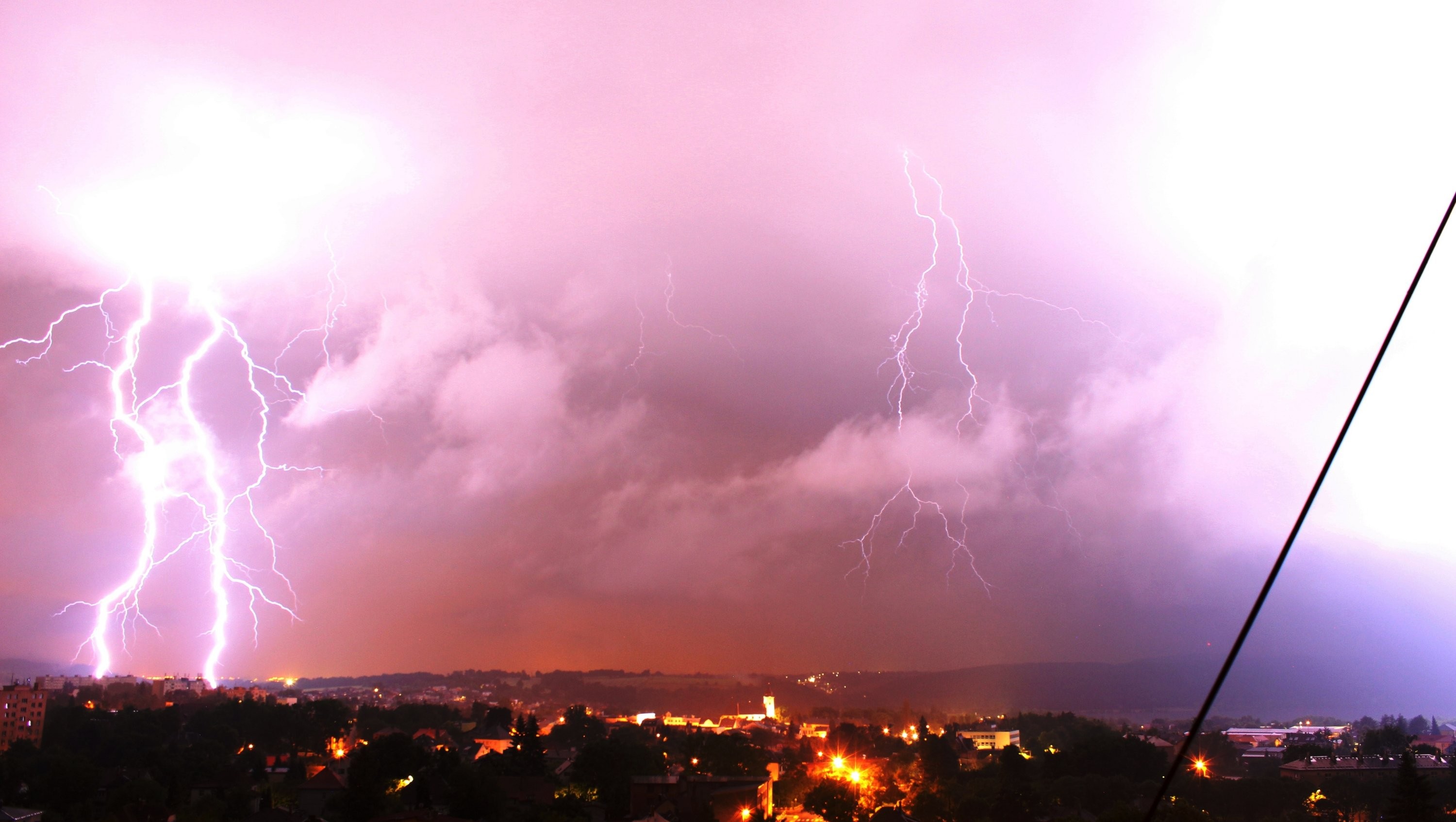 Blesk nad Děhylovem