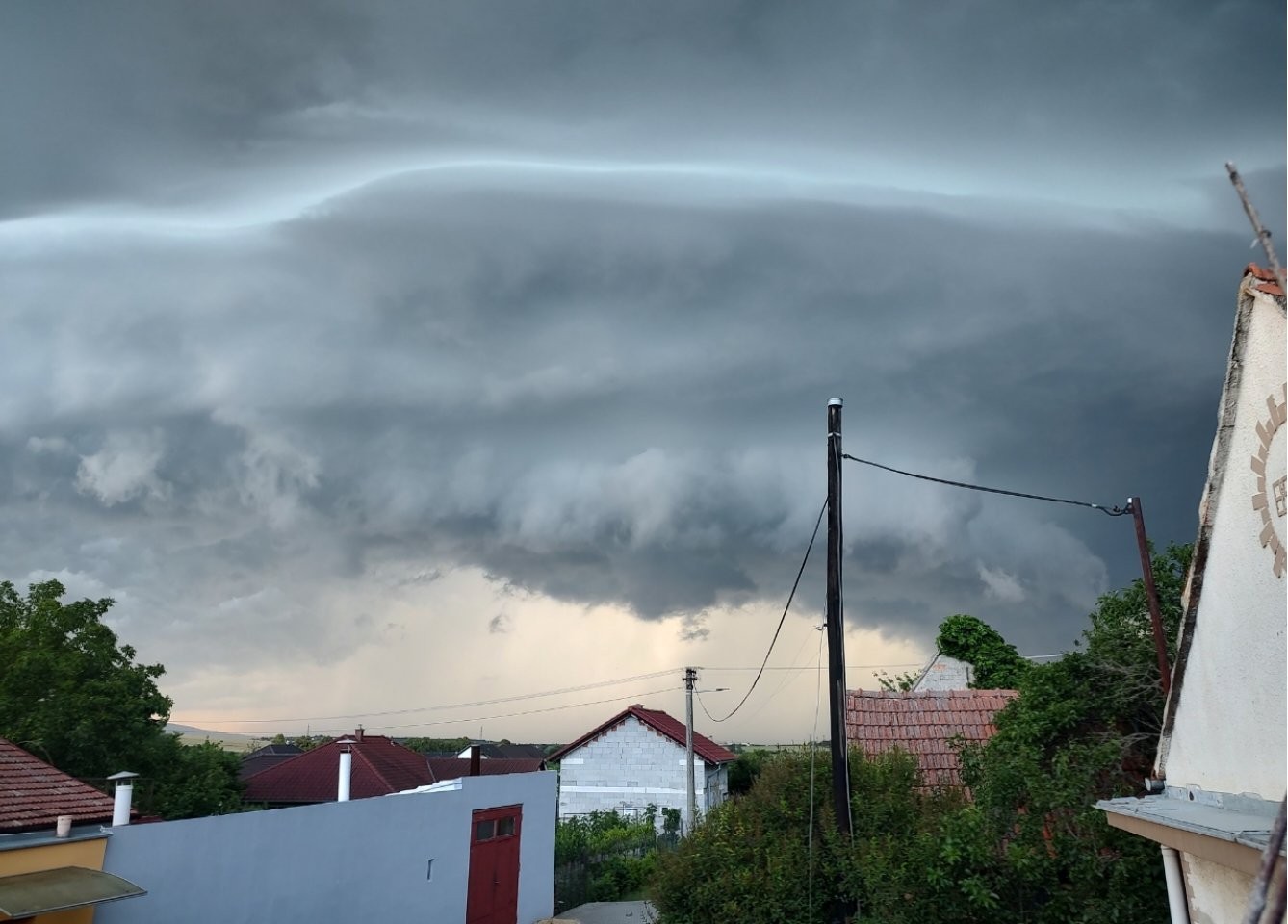 Přicházející bouře . JM - Starovičk
