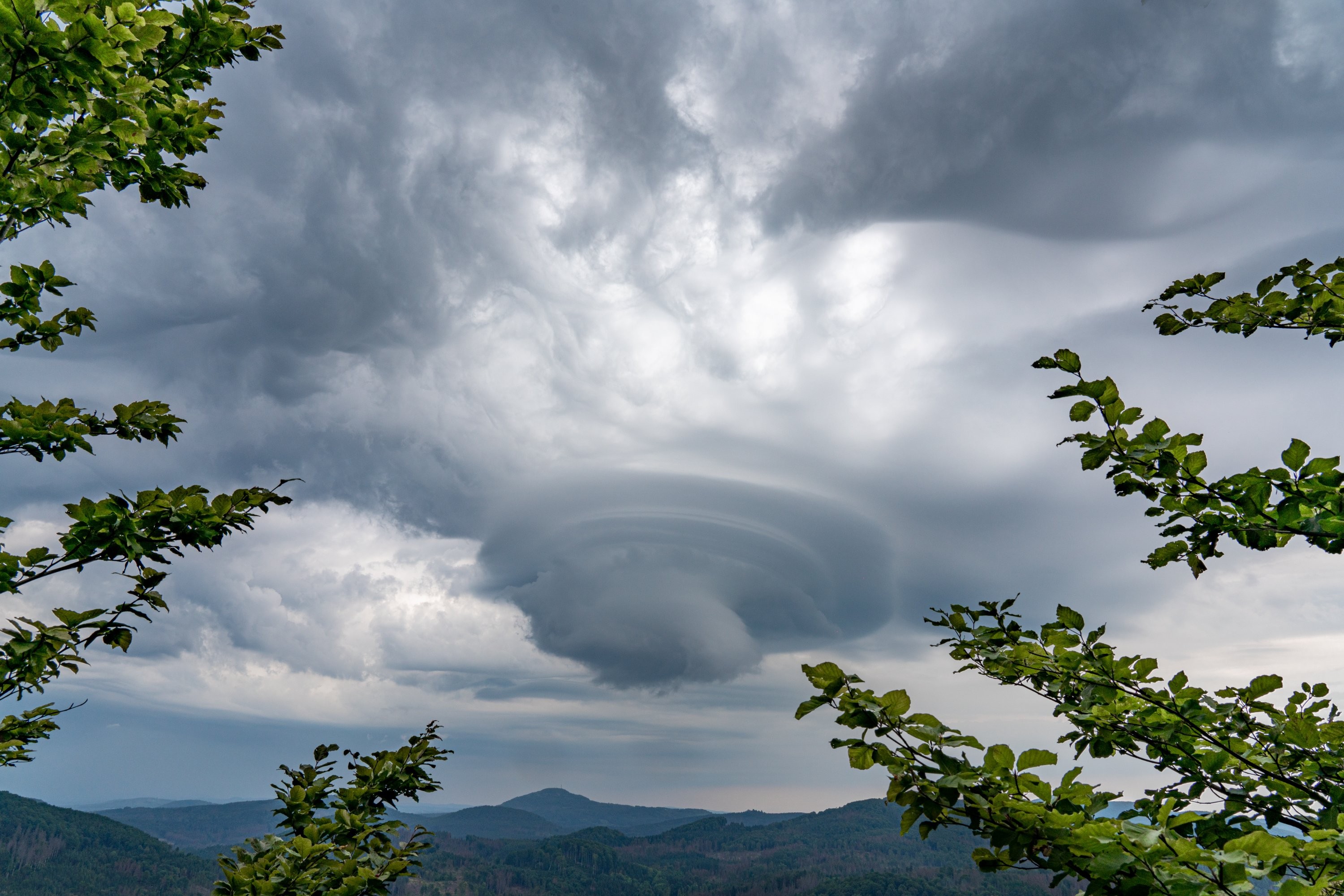 Oblaka před bouří nad Lužickou kraj