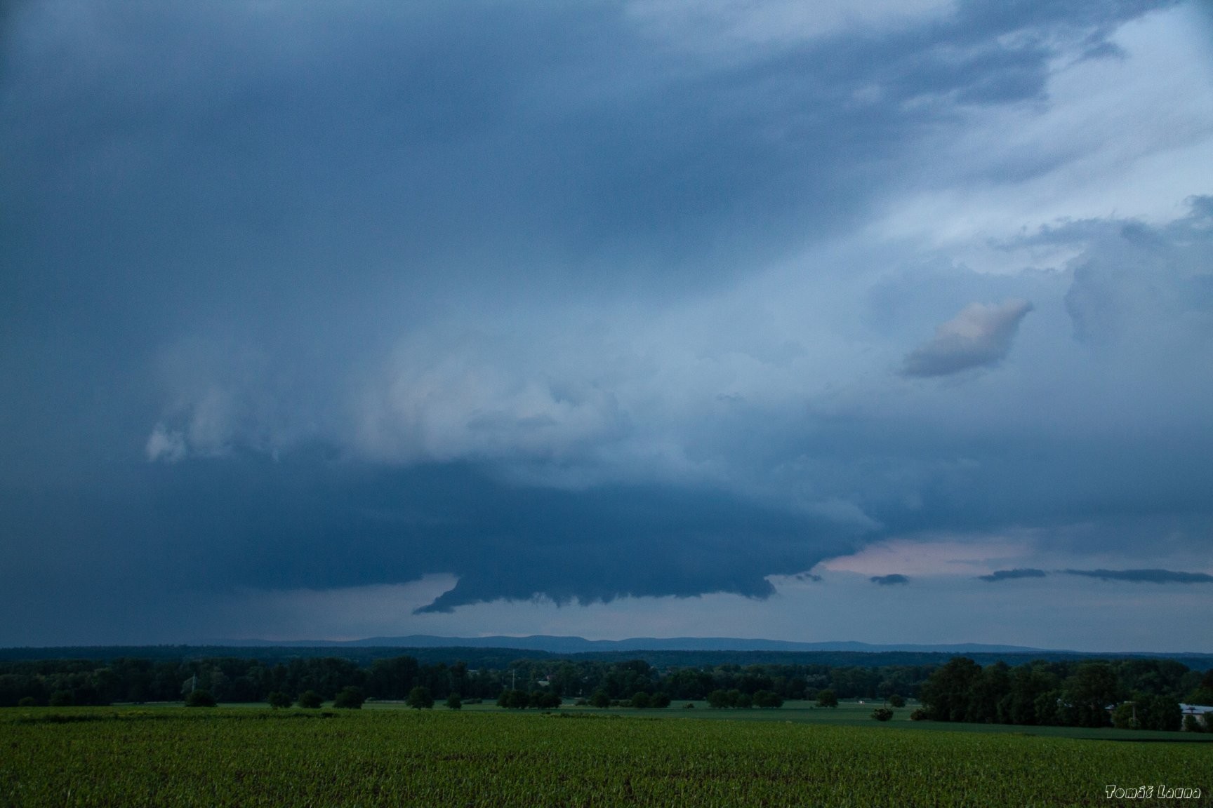 Low topped supercela na Pardubicku