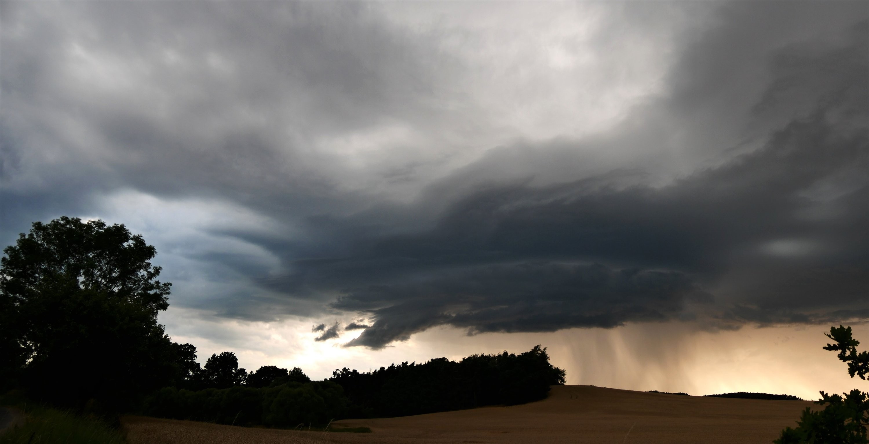 Wall cloud - Vrchotovy Janovice