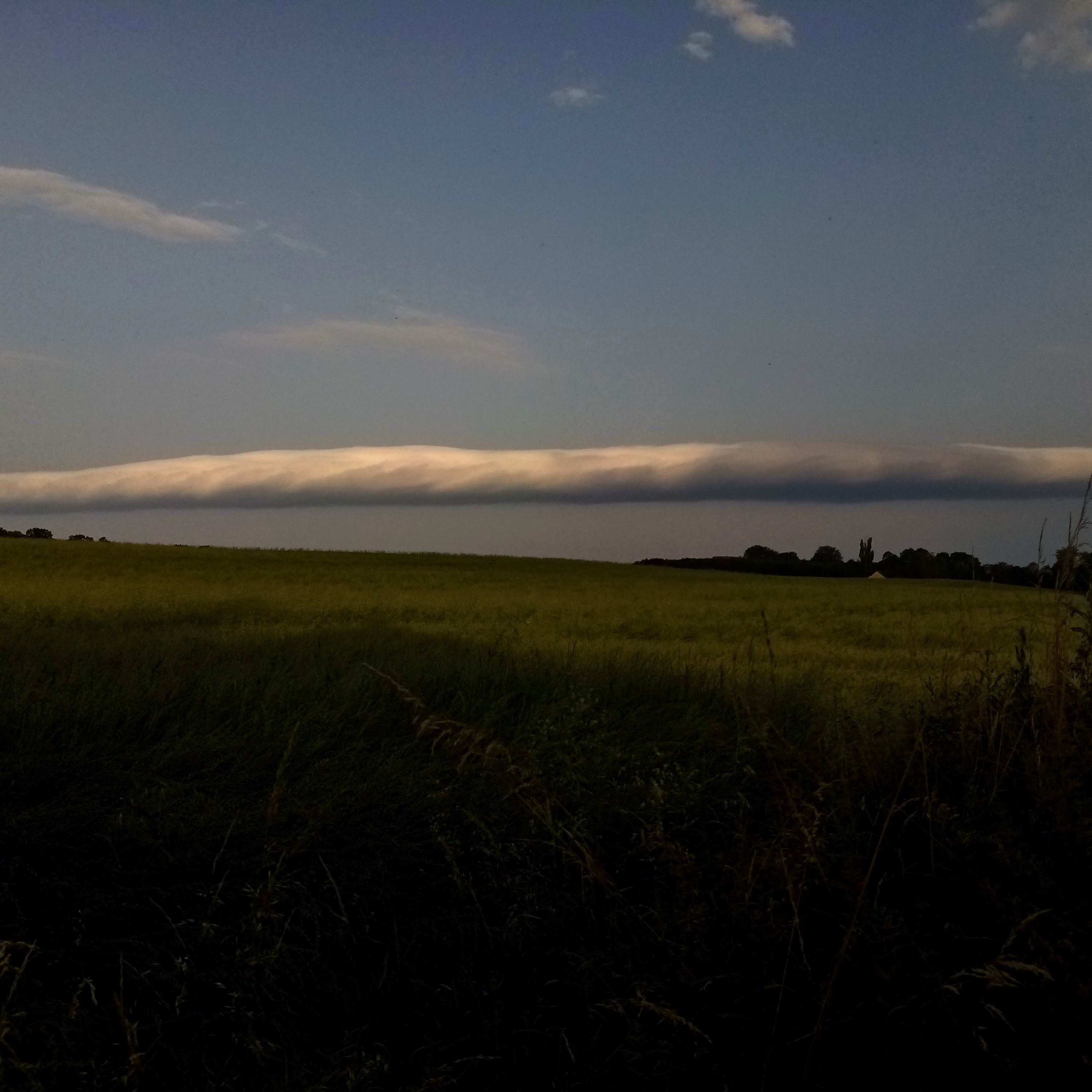 Ranní roll cloud