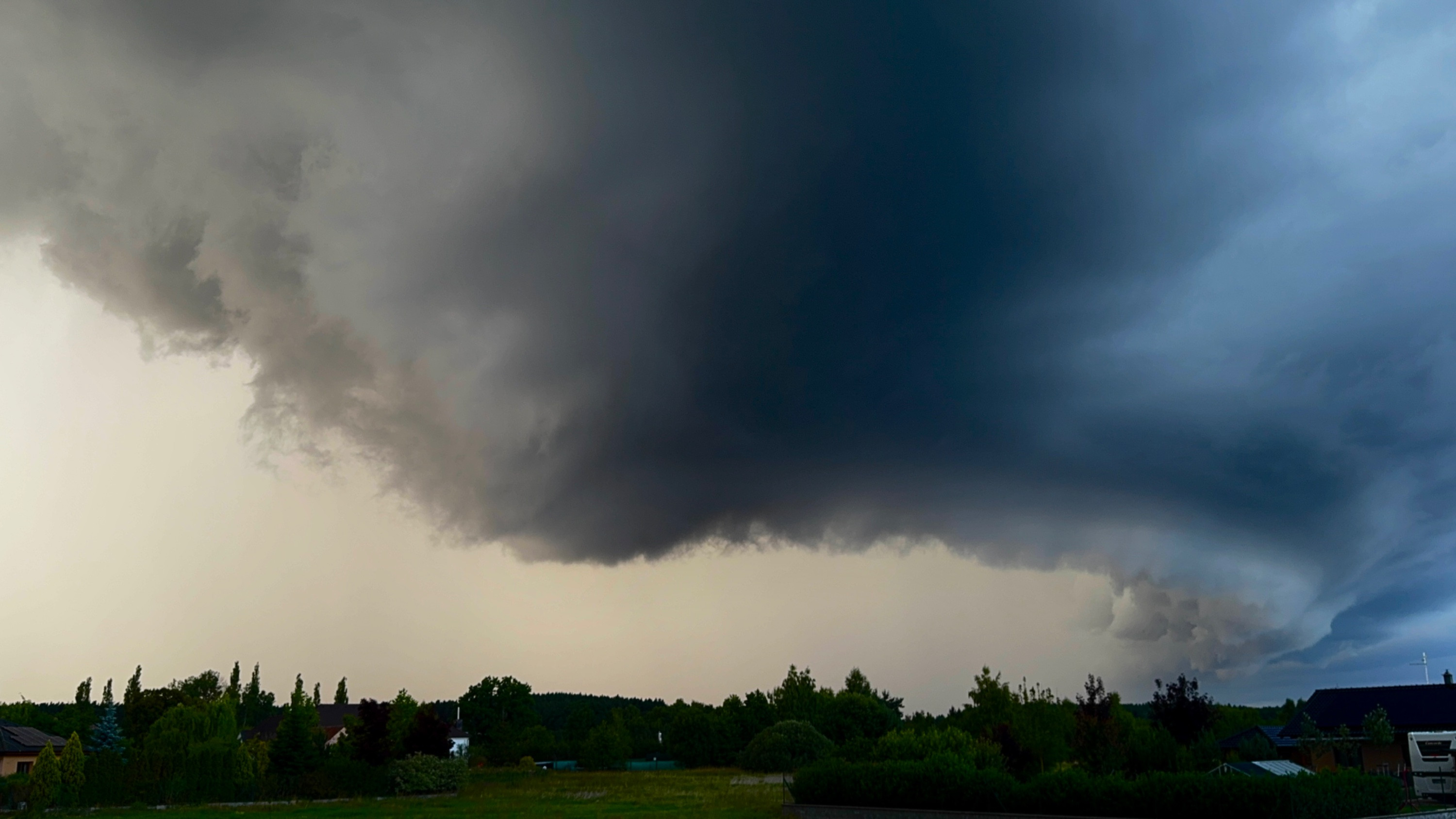 Příchod bouřky v Líních