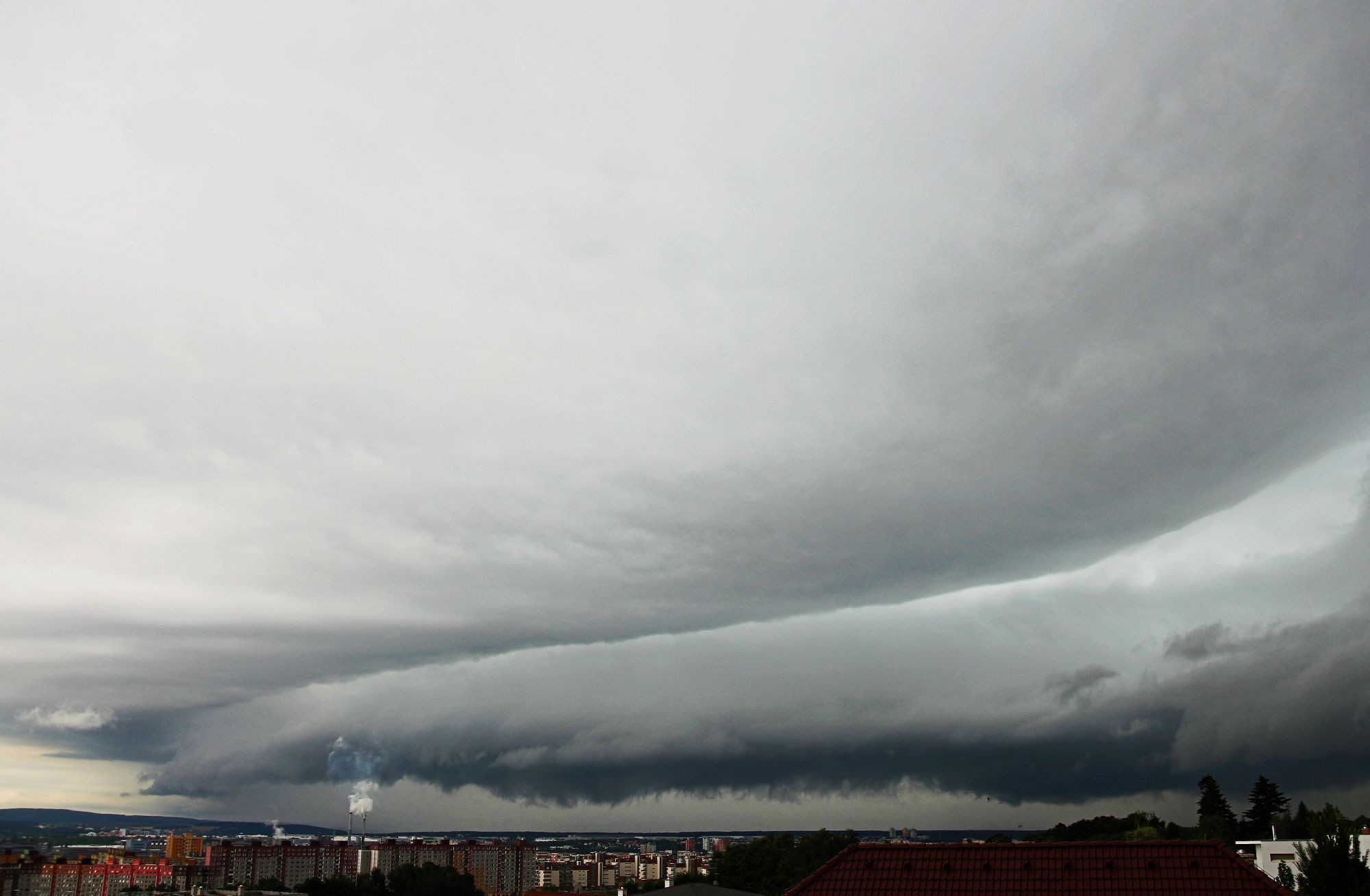 Shelf cloud nad Plzní