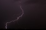 Blesk na noční bouřce v Čechách