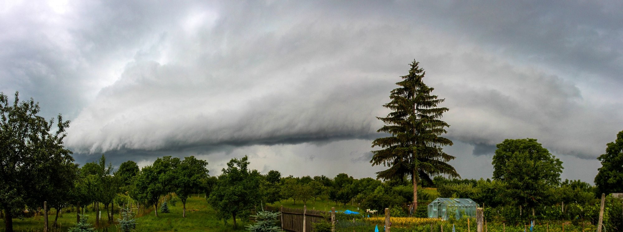 Shelf cloud