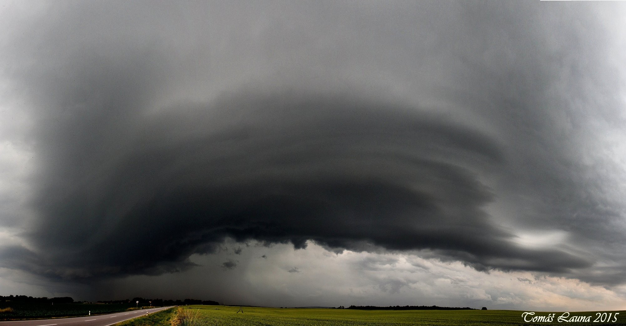 Shelf cloud u Starých Čivic