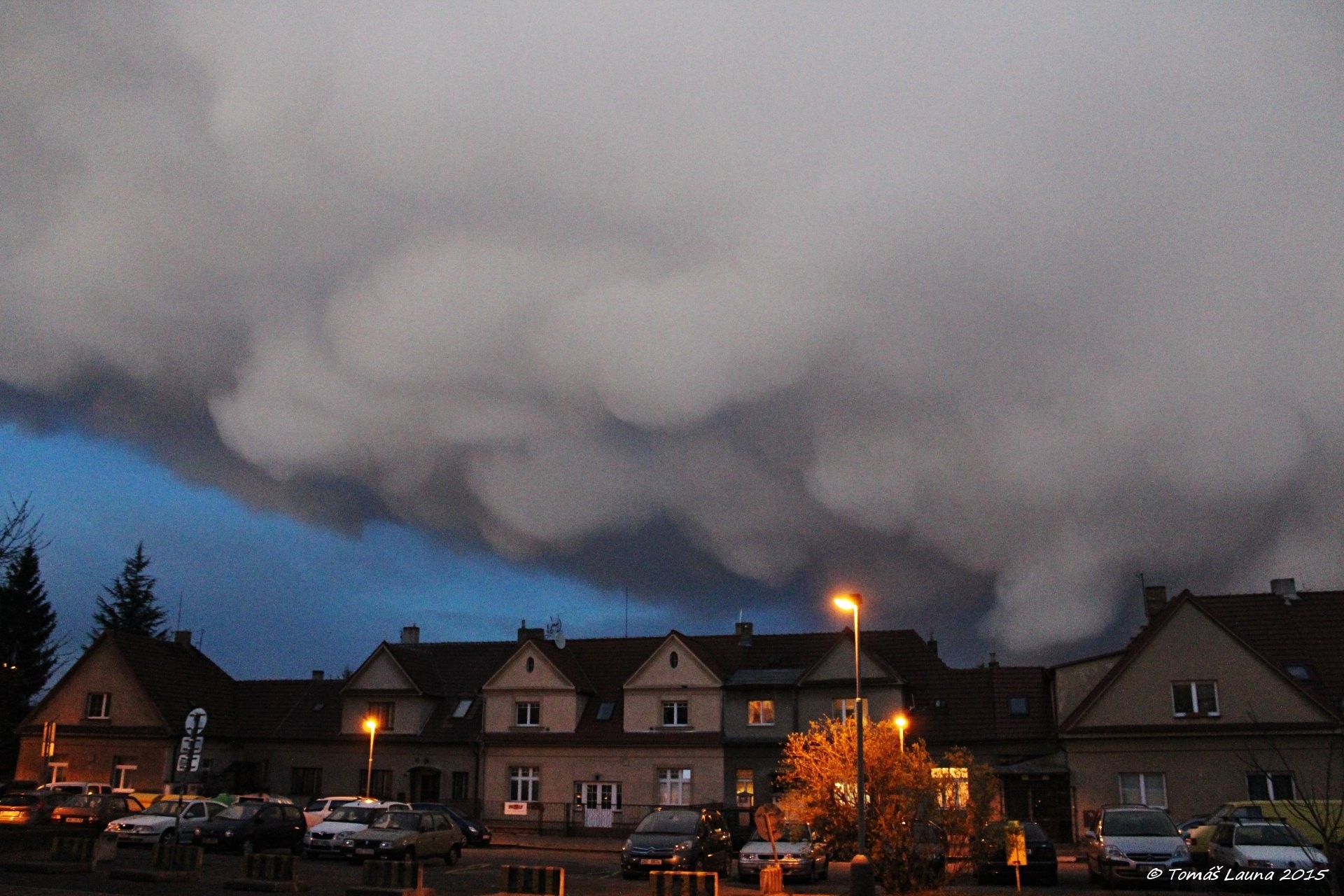 Obrovské Mammaty nad Prahou