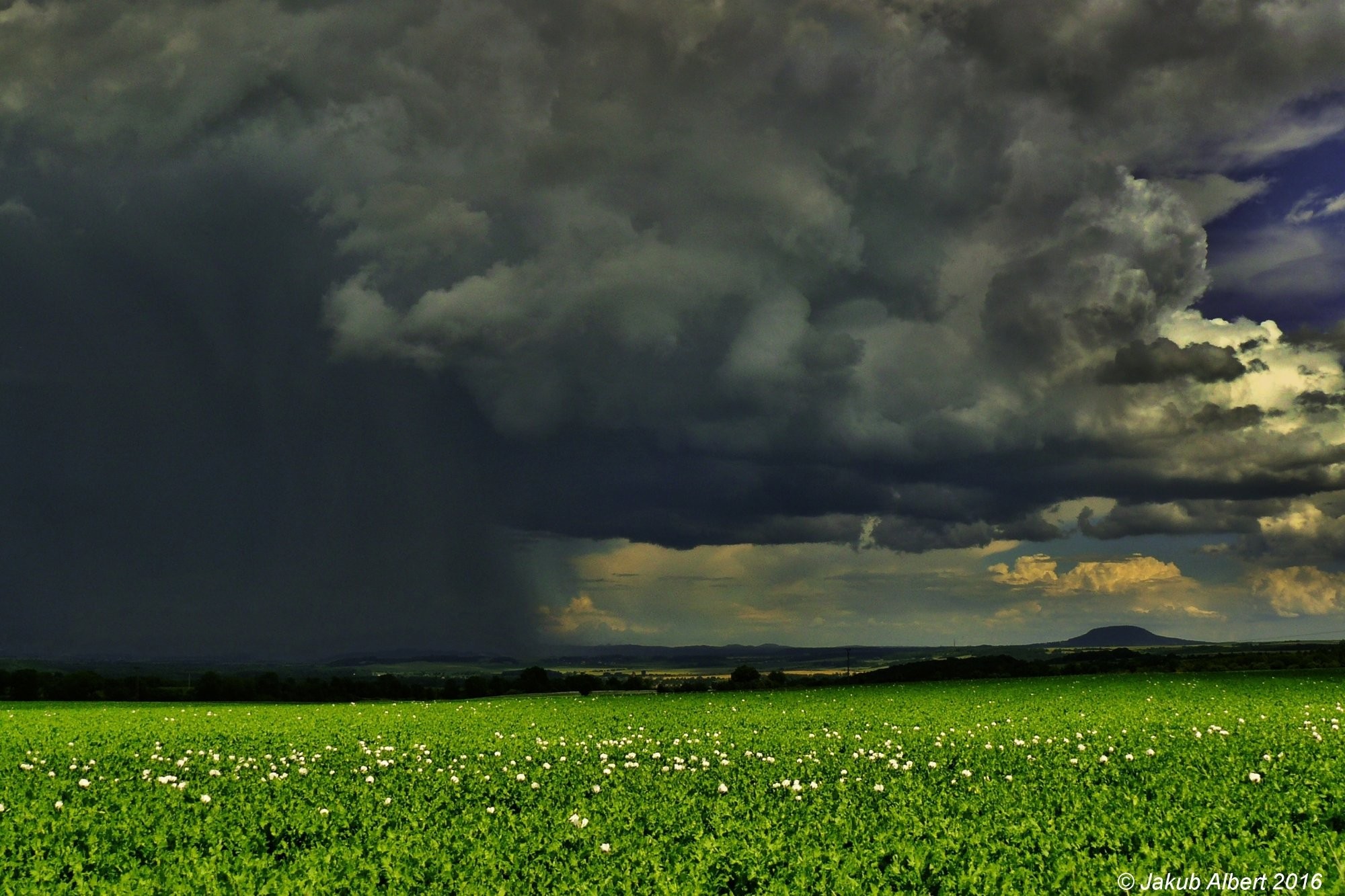 Odcházející bouřka z Litoměřicka