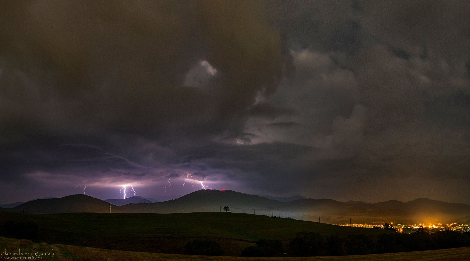 Búrka nad Nízkymi Tatrami