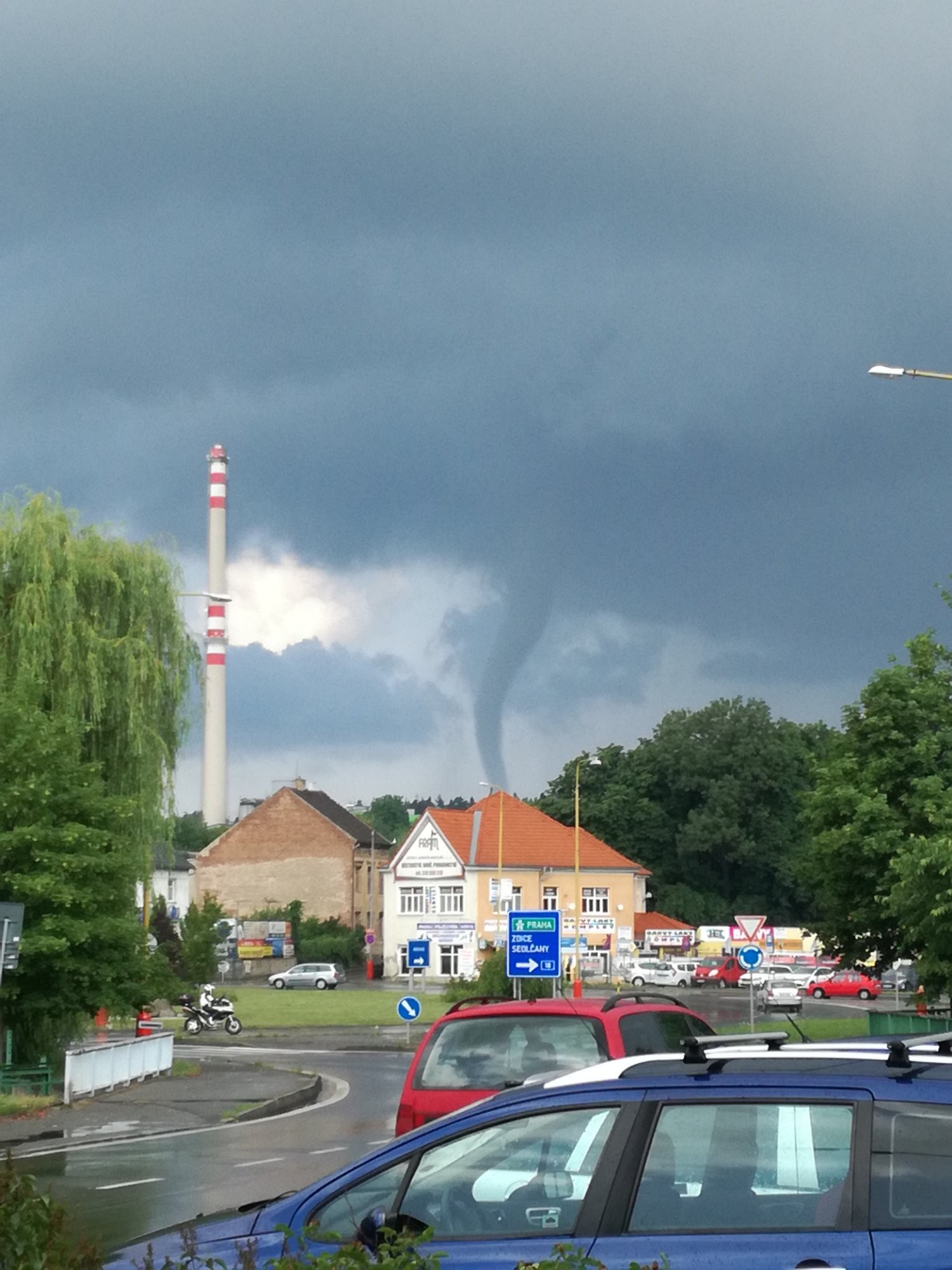 Bouřka s trombou na Příbramsku