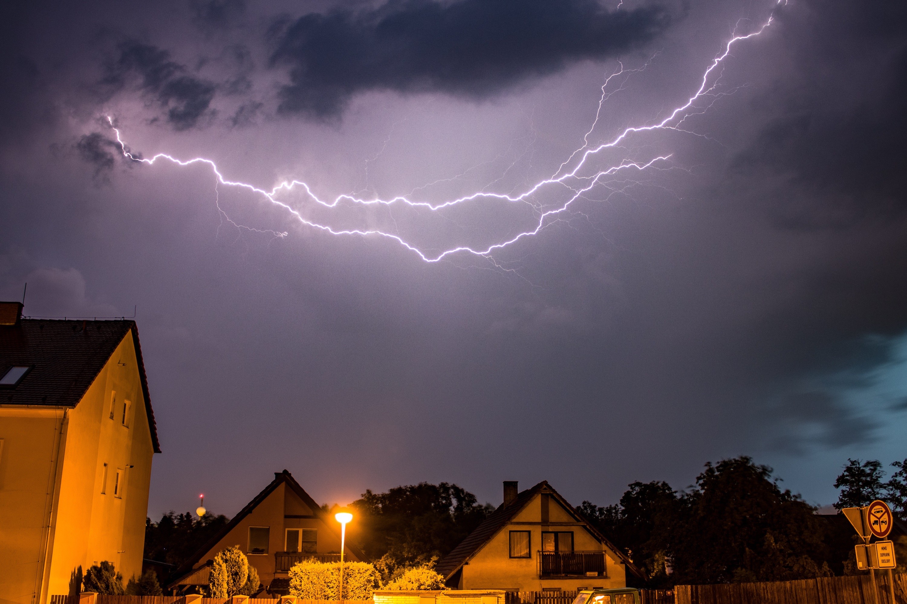 Bouřka nad Březnem u Chomutova
