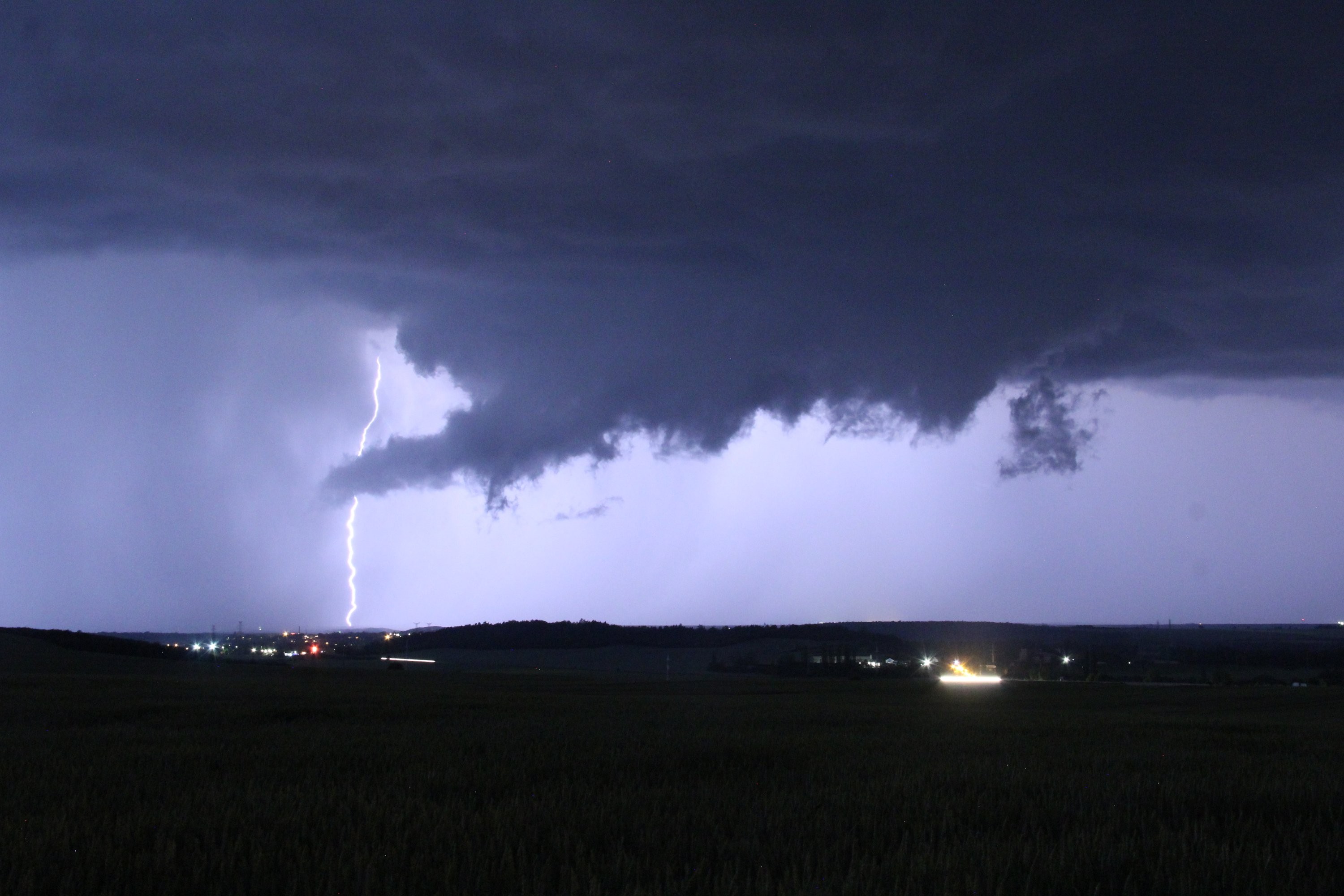 Blesk s Wall cloudem