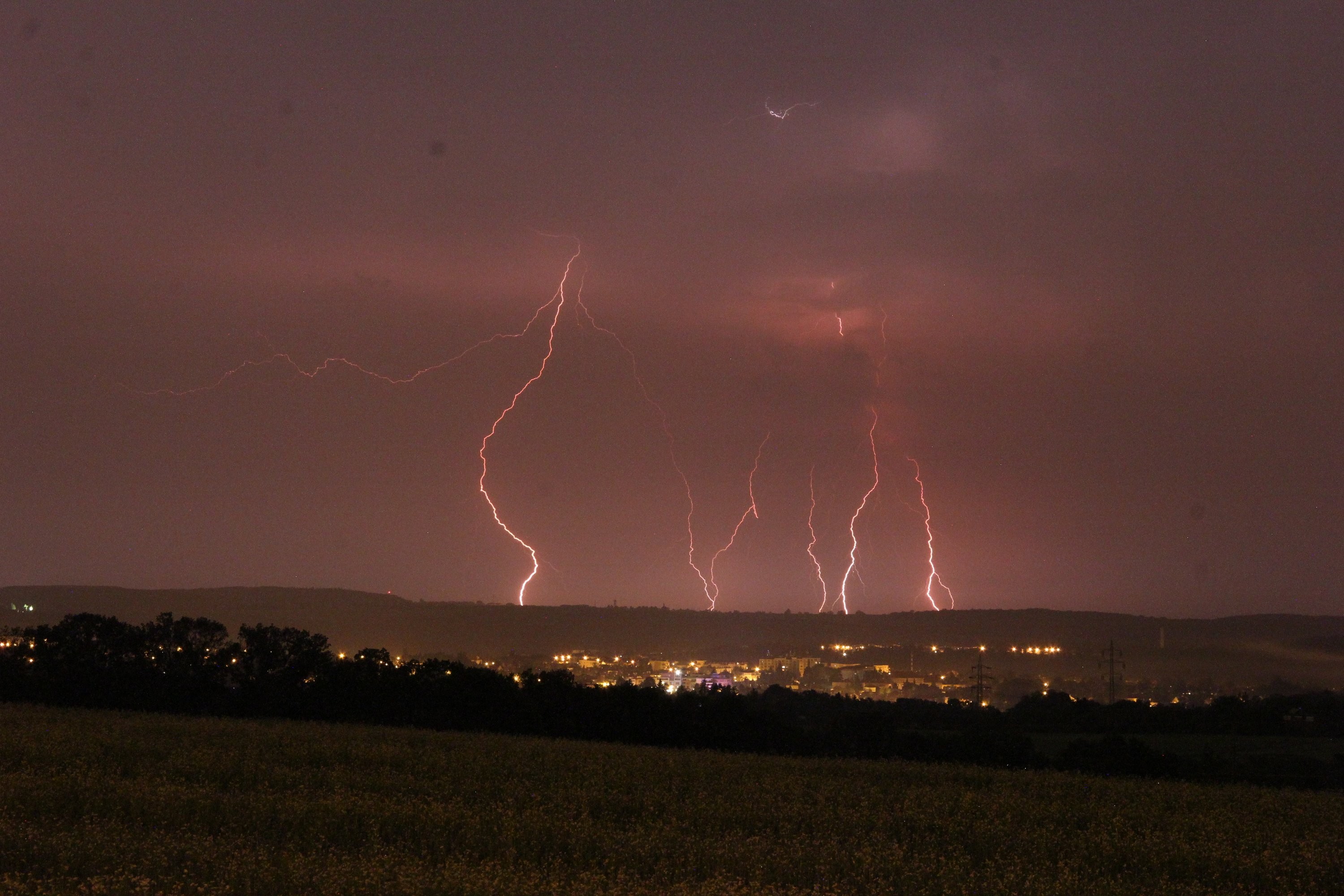 Bouřka nad Křivoklátskem