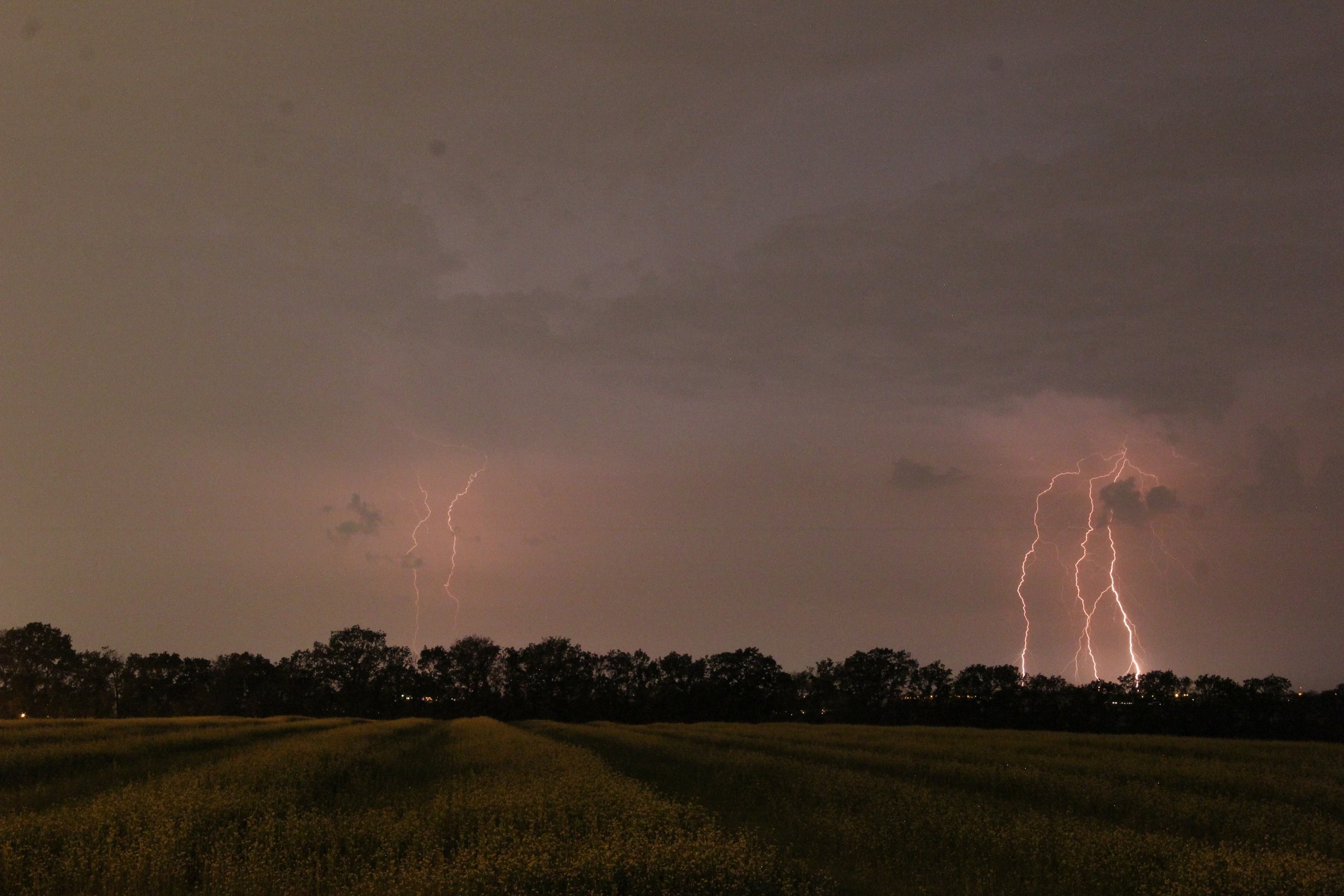 Bouřka nad Křivoklátskem