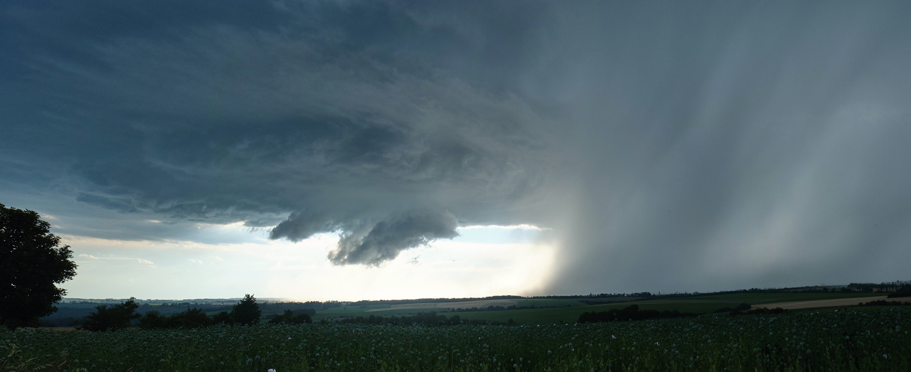 Supercela přichází