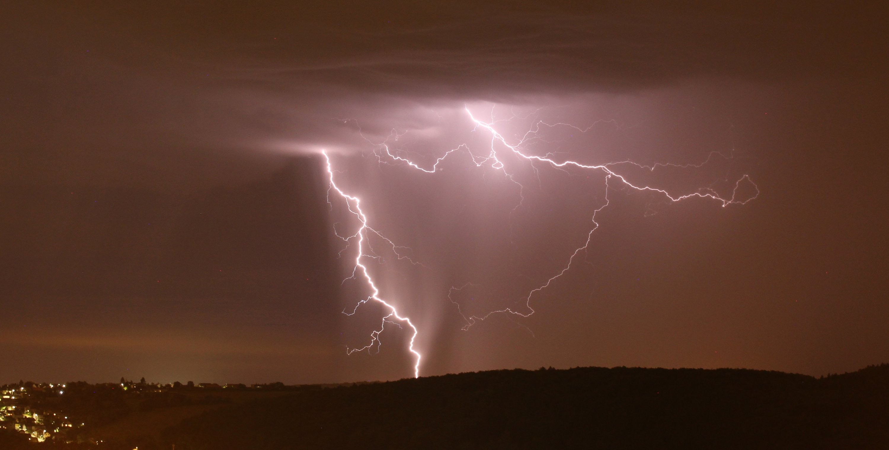 Vzdálený blesk nad Poodřím