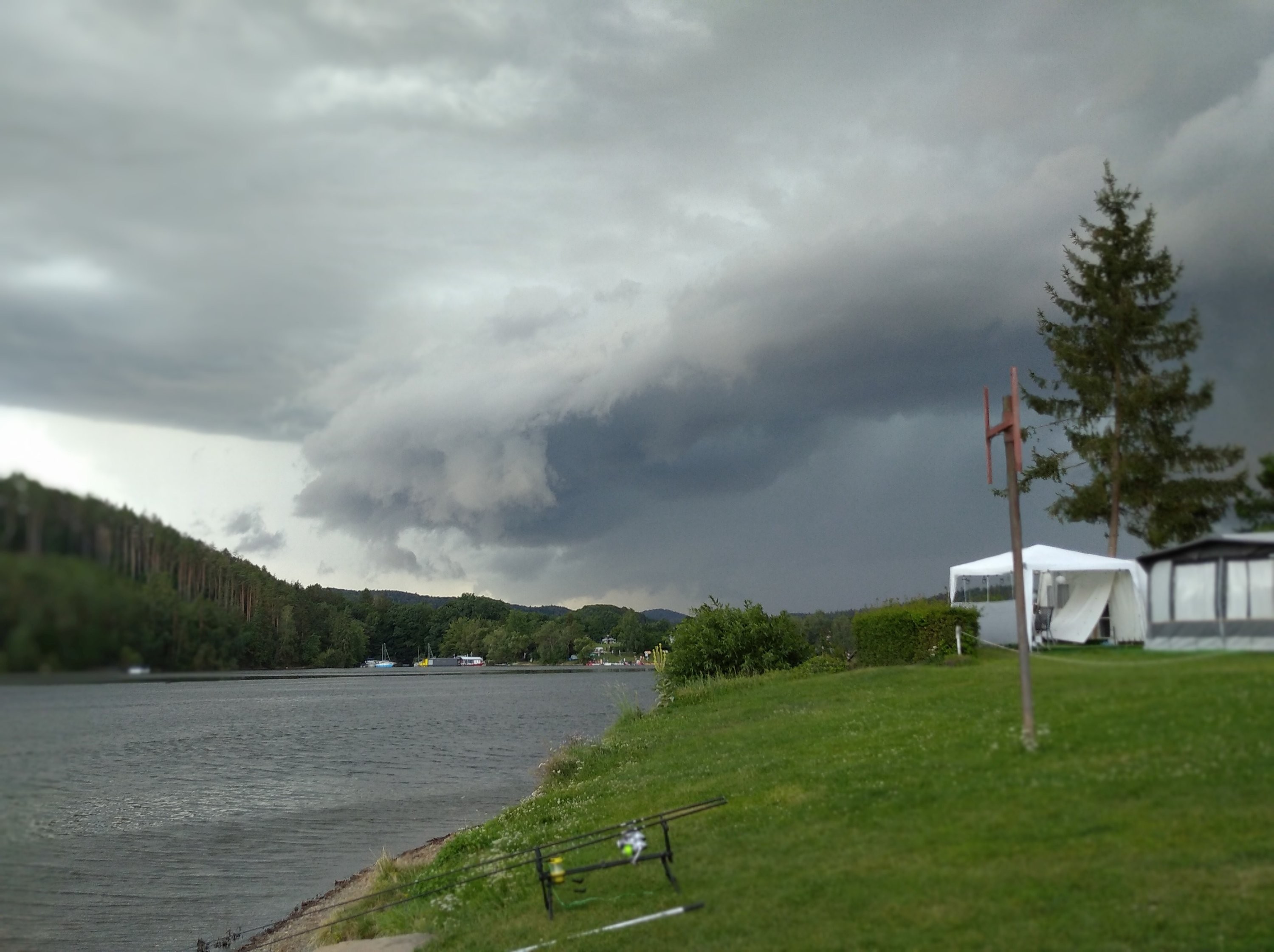 Lokální bouřka nad Živohoští