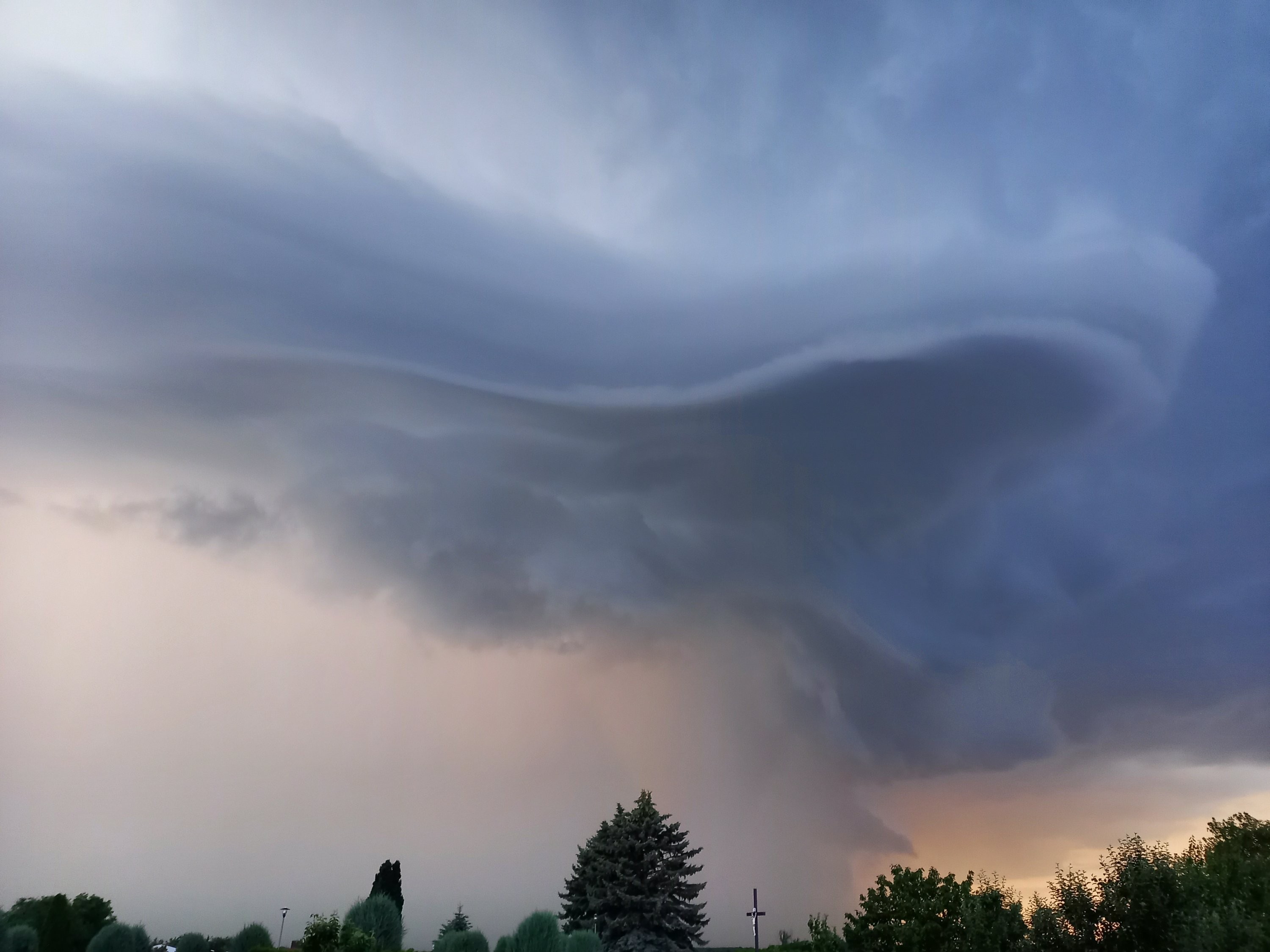 Blížící se supercela