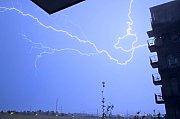 Blesk nad Plzní při noční bouřce