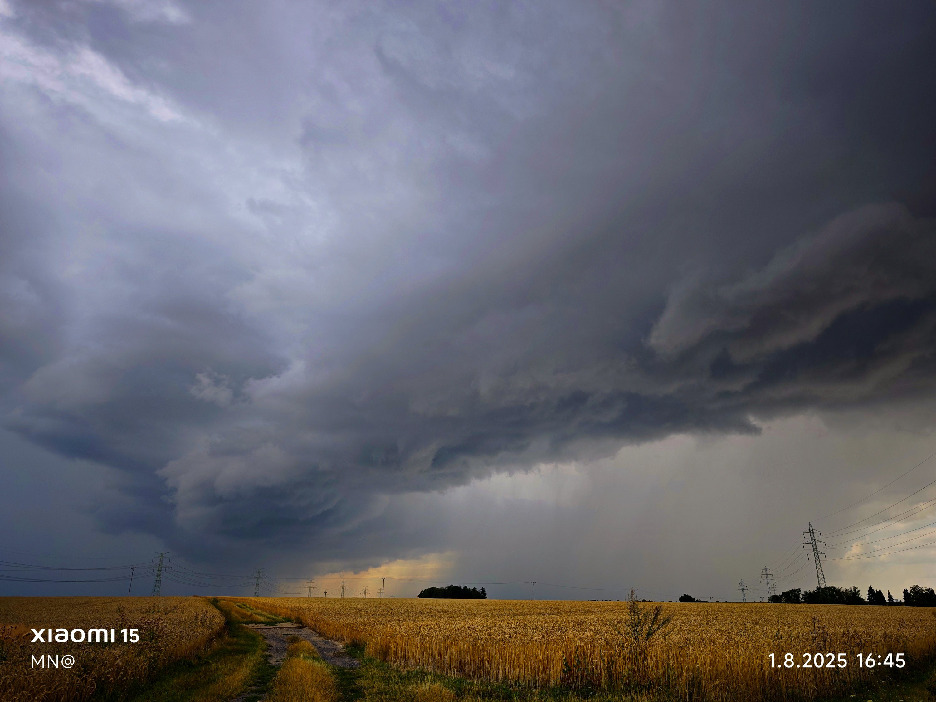 Shelf cloud Panenský Týnec 