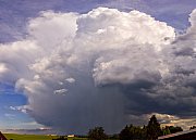 Vzdalující se bouřka s kroupami 