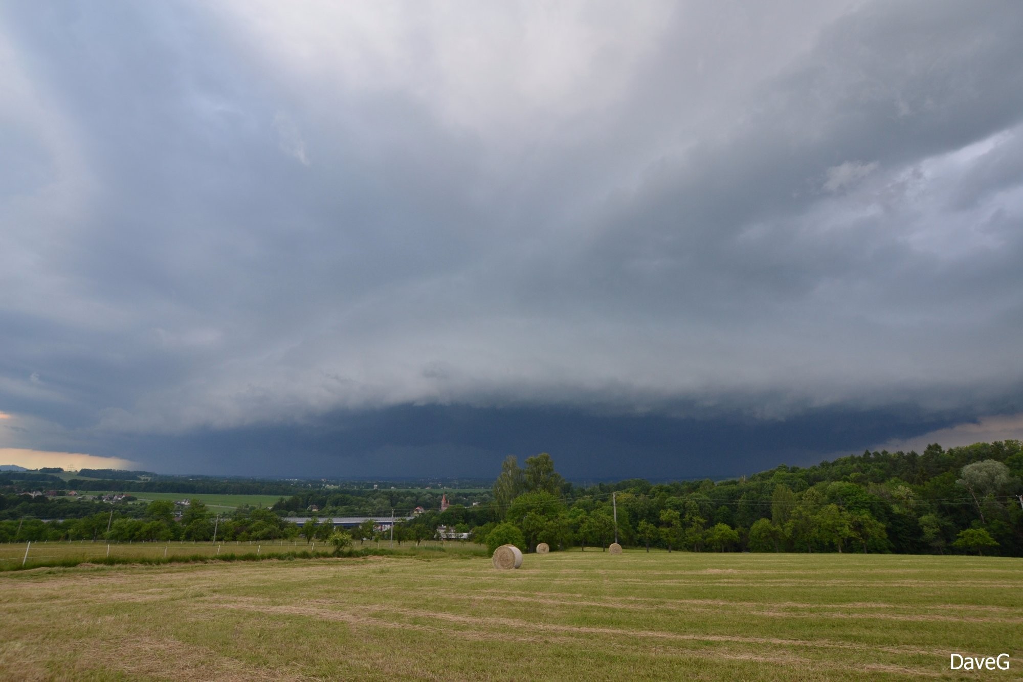 Shelf cloud