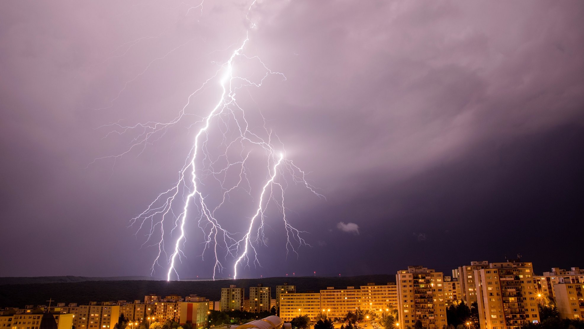 Blesky pri búrke nad Košicami